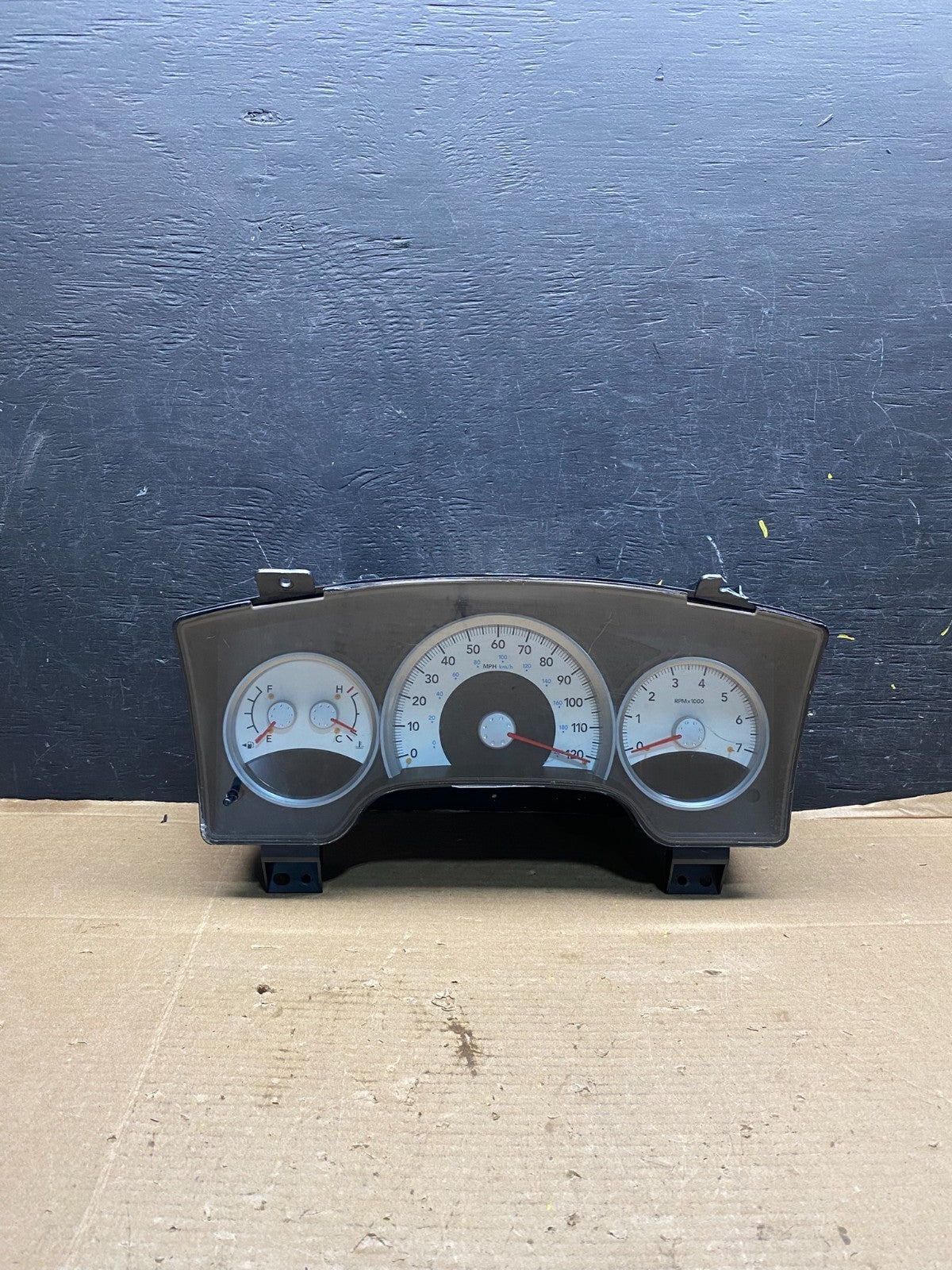 2004 Dodge Durango Speedometer Instrument Cluster Gauge OEM R2813 DG0
