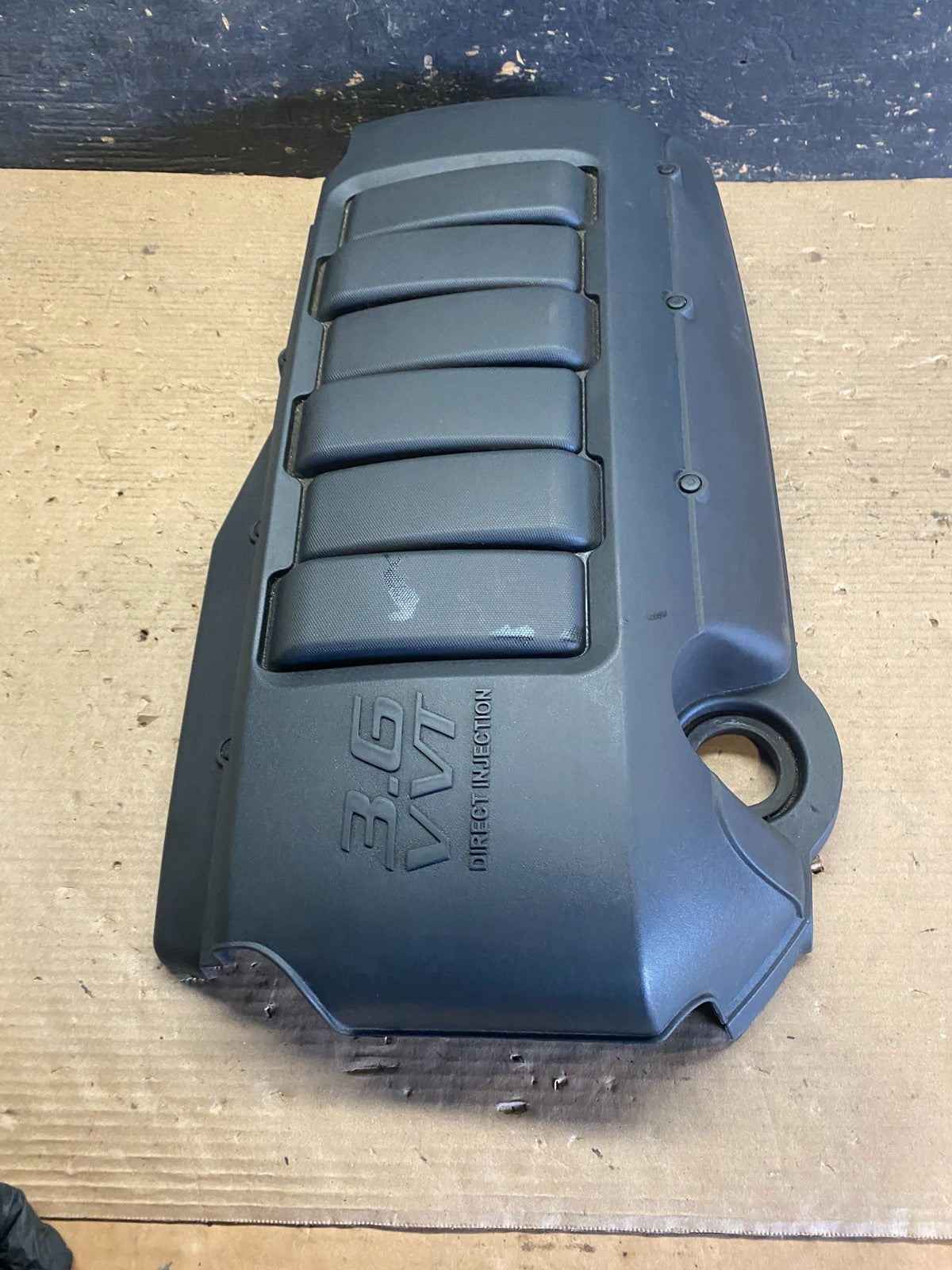2007 to 2008 GMC Acadia 3.6L VVT Engine Cover Shield OEM S3385 DG3