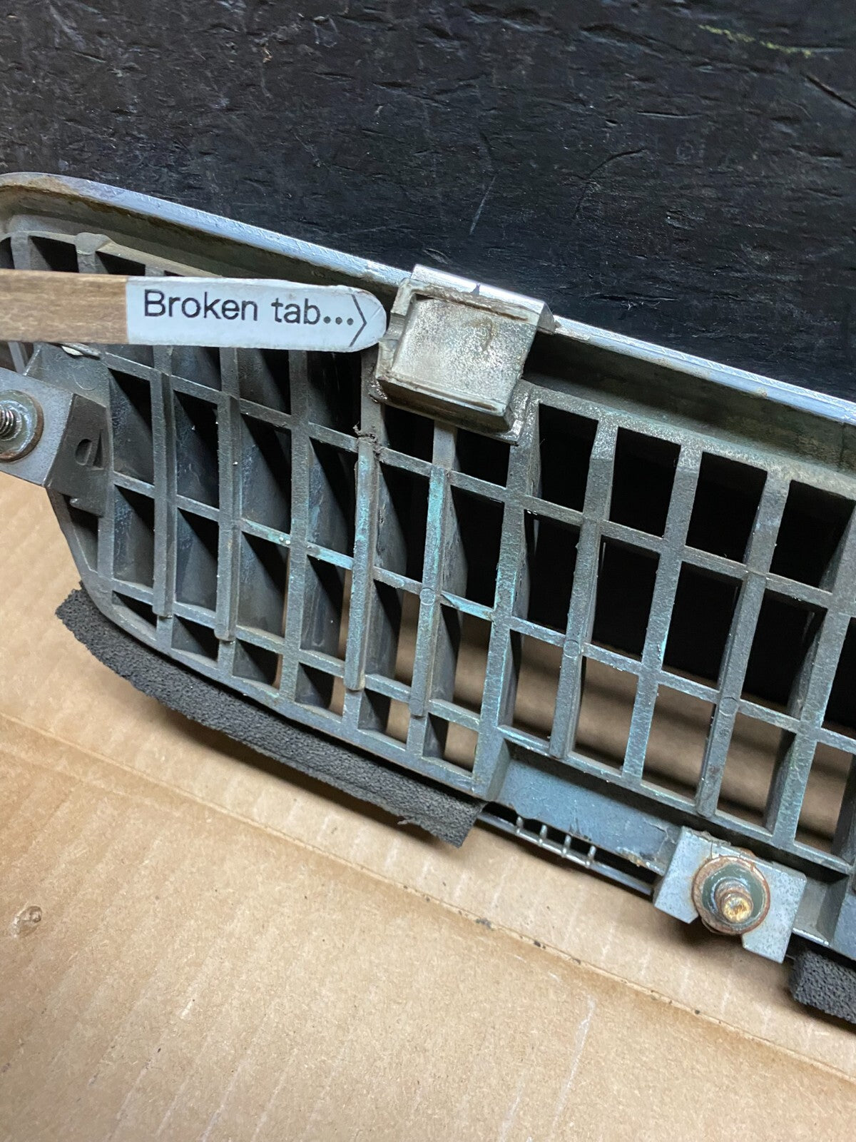 1999 Infiniti G20 Front Upper Grill Grille G5594 PS7