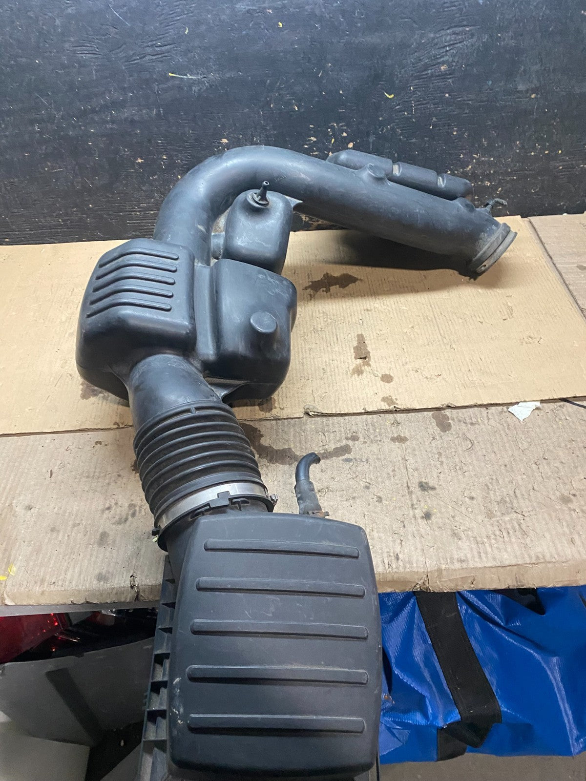 2011 - 2013 Dodge Durango 3.6L Resonator Air Intake Tube OEM  X3146 DG4