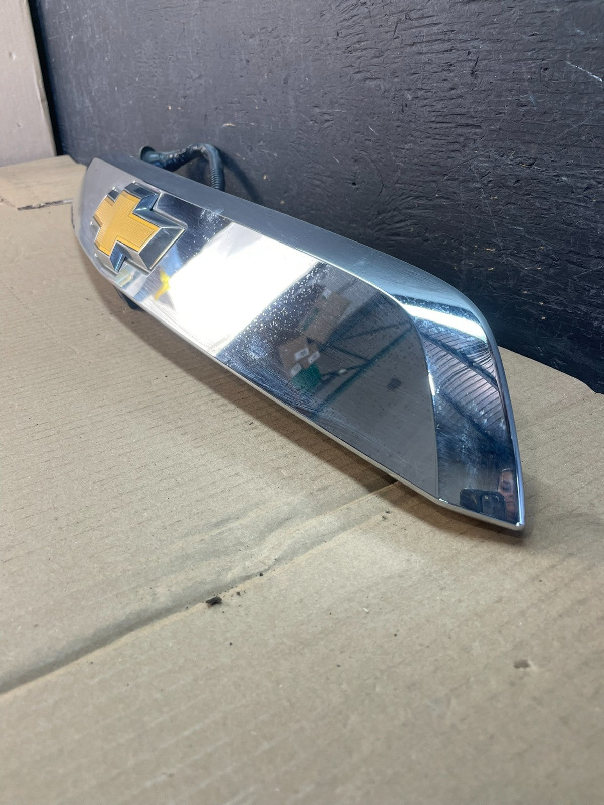 2013 to 2017 Chevrolet Traverse Liftgate Trunk Chrome Molding W/Camera AE3542 DG1
