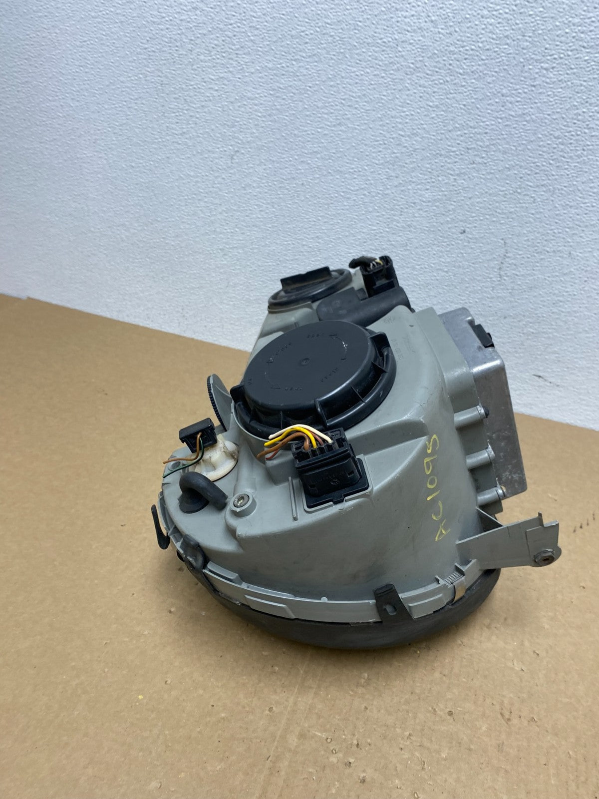 2000-2002 Mercedes E E320 E430 Left Driver LH Xenon HID Headlight OEM AC1095 DW9