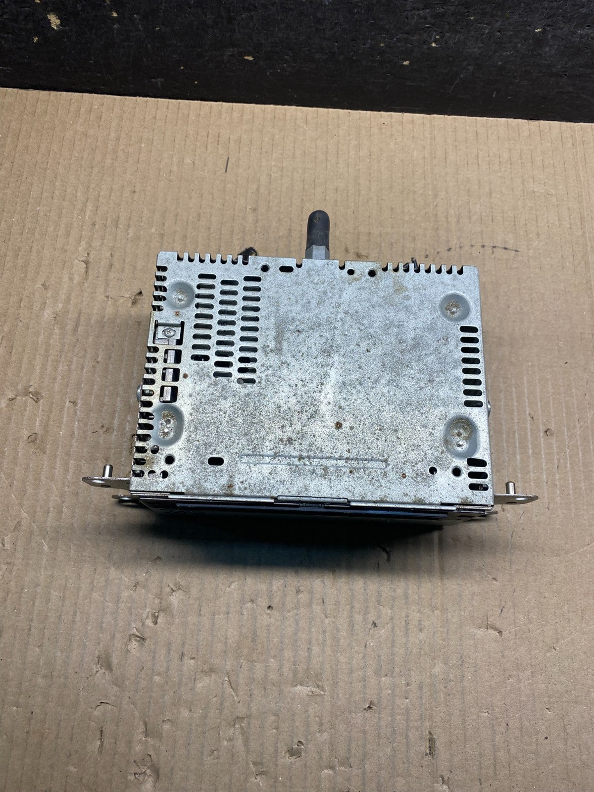 2014 to 2015 Ford Explorer Audio Equipment Radio Receiver AM FM CD ai4896 DG3