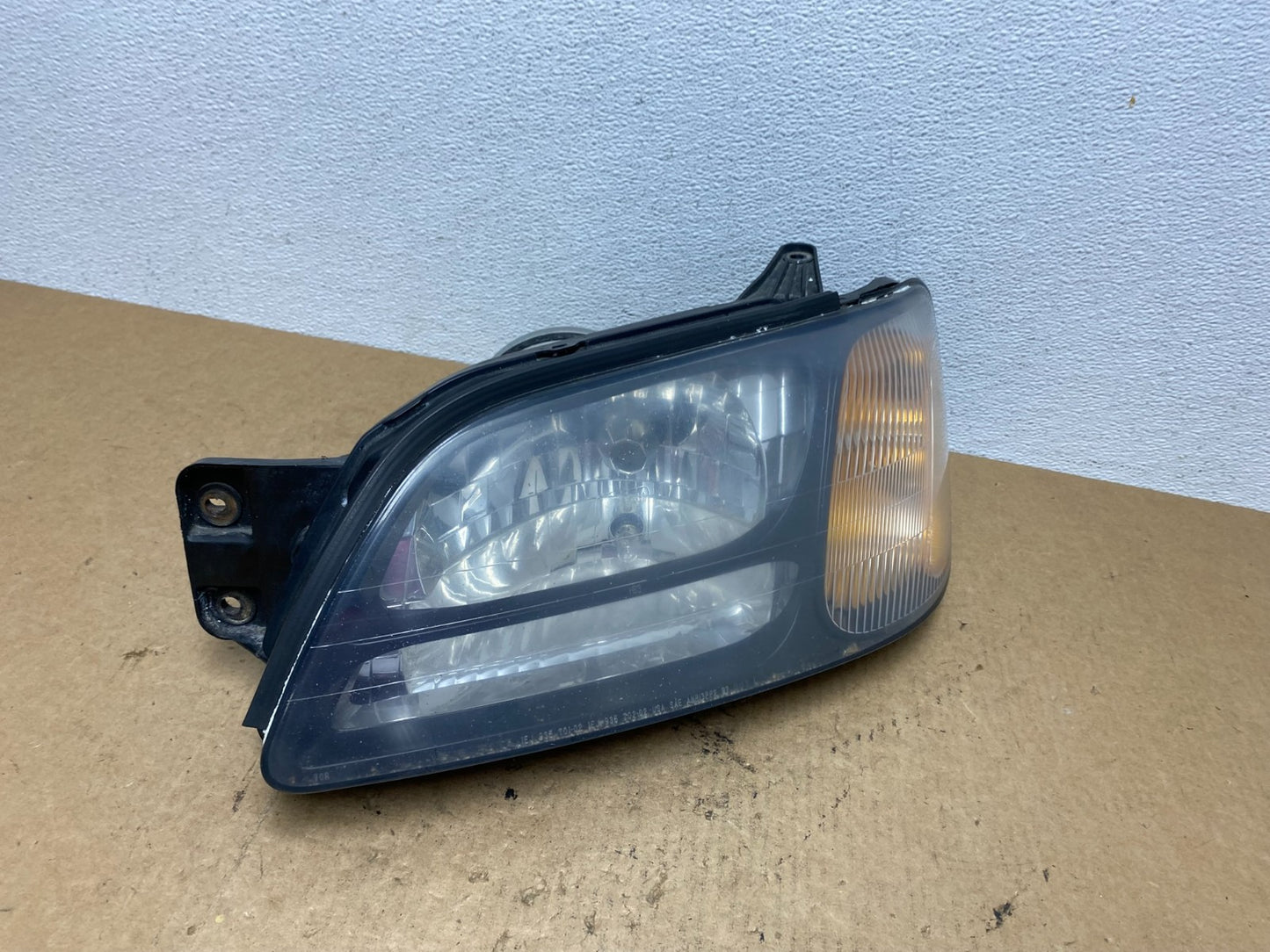 2001-2004 Subaru Legacy Outback Left Driver Lh Side Headlight AC3483 DW2