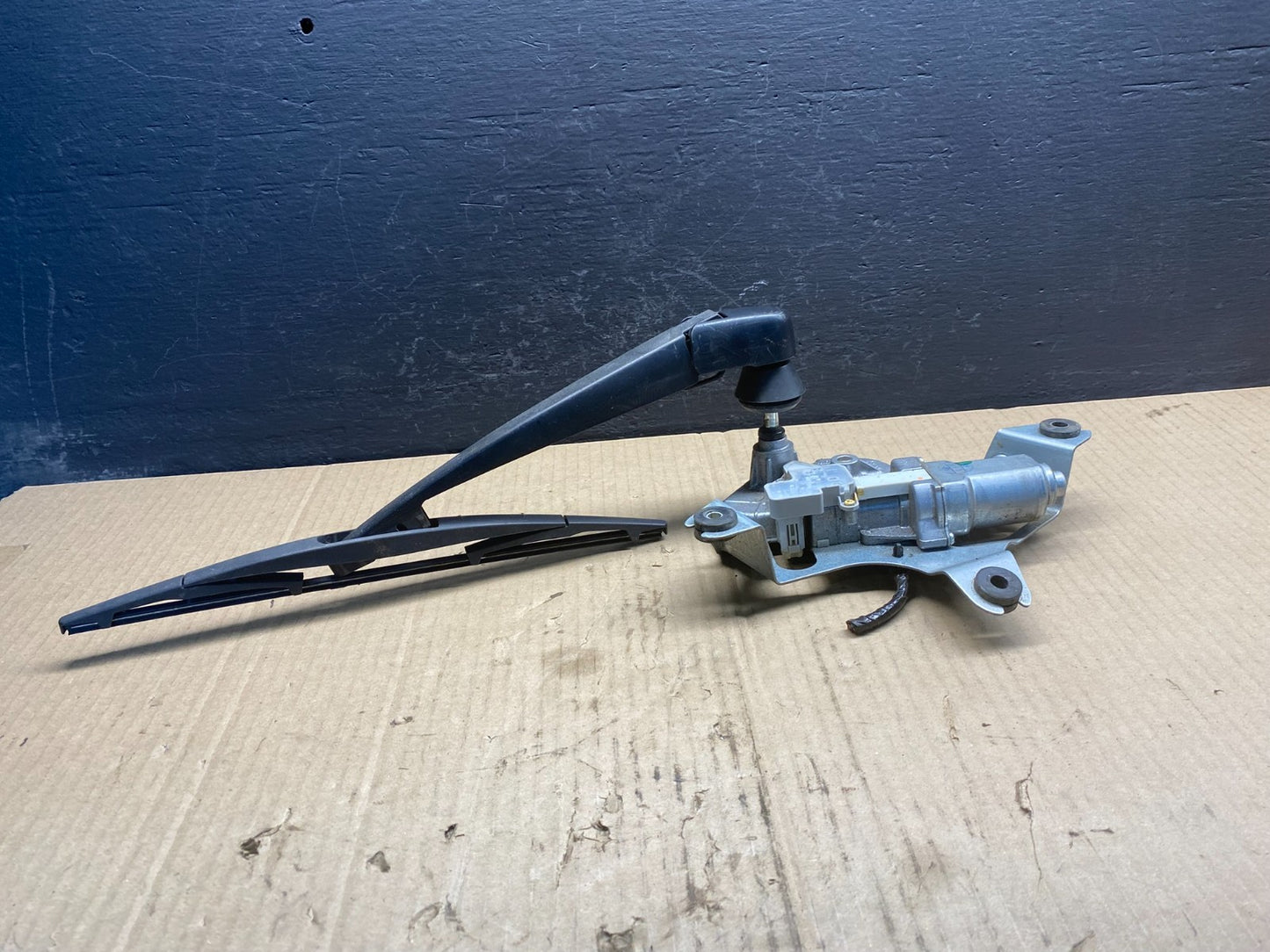 2011 to 2017 Nissan Quest Rear Wiper Motor AC0906 DG1