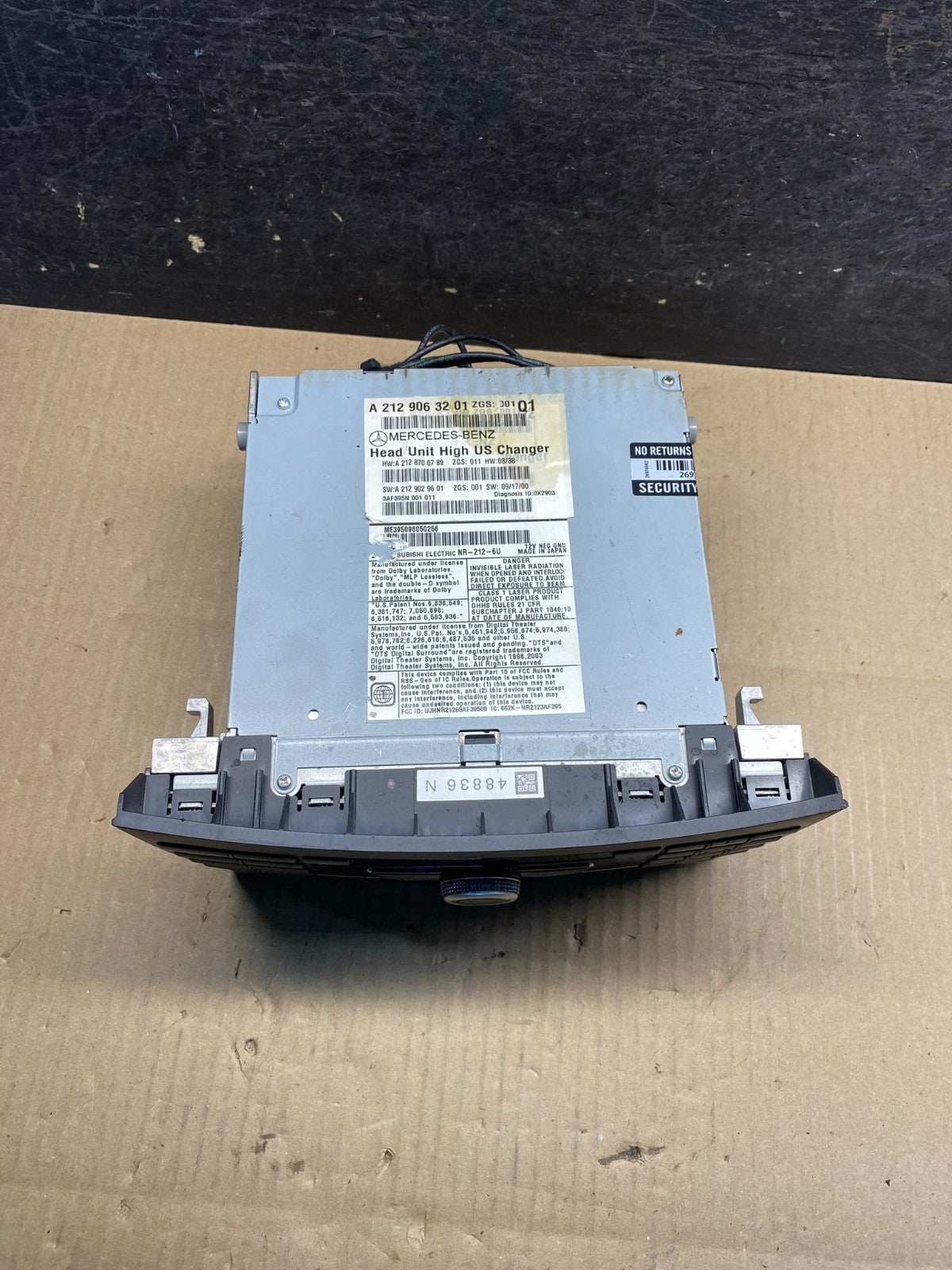 2010-2011 Mercedes W212 E350 E550 Stereo CD Changer Radio a2129063201 AI7339 DG3