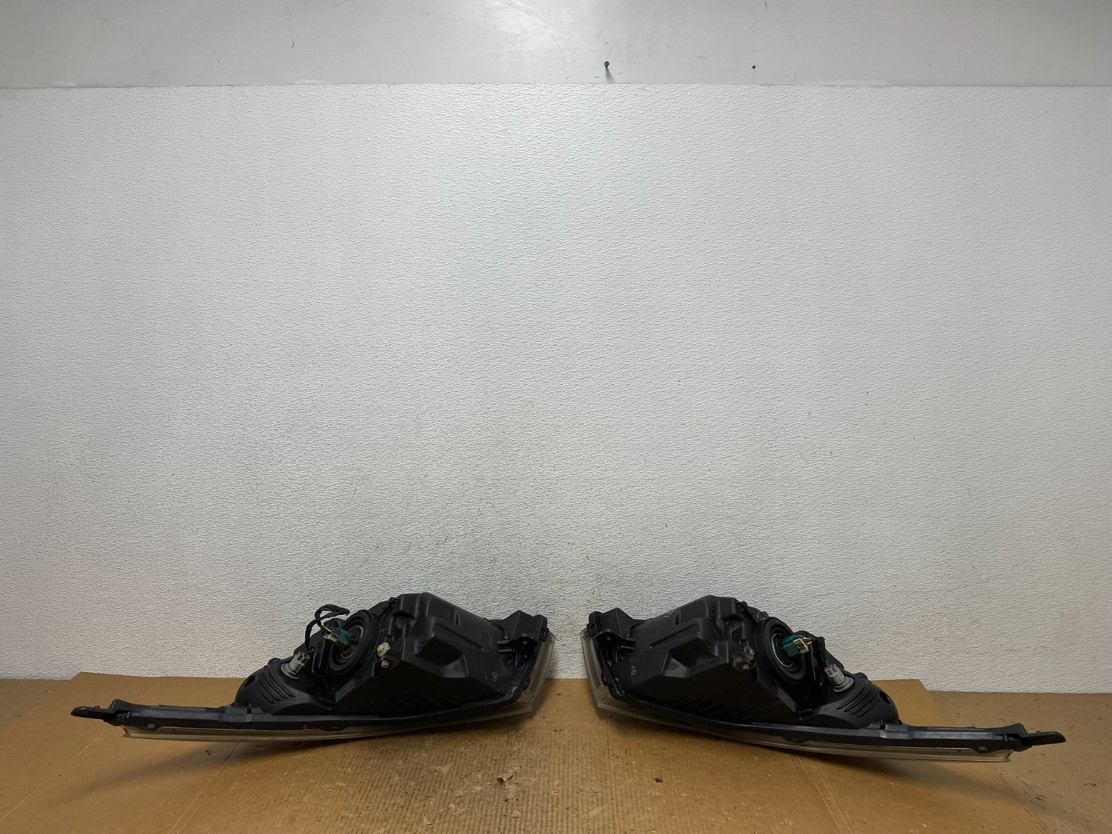 2011 to 2015 Chevrolet Cruze Halogen Left+Right Set Headlights AE2791 DW7