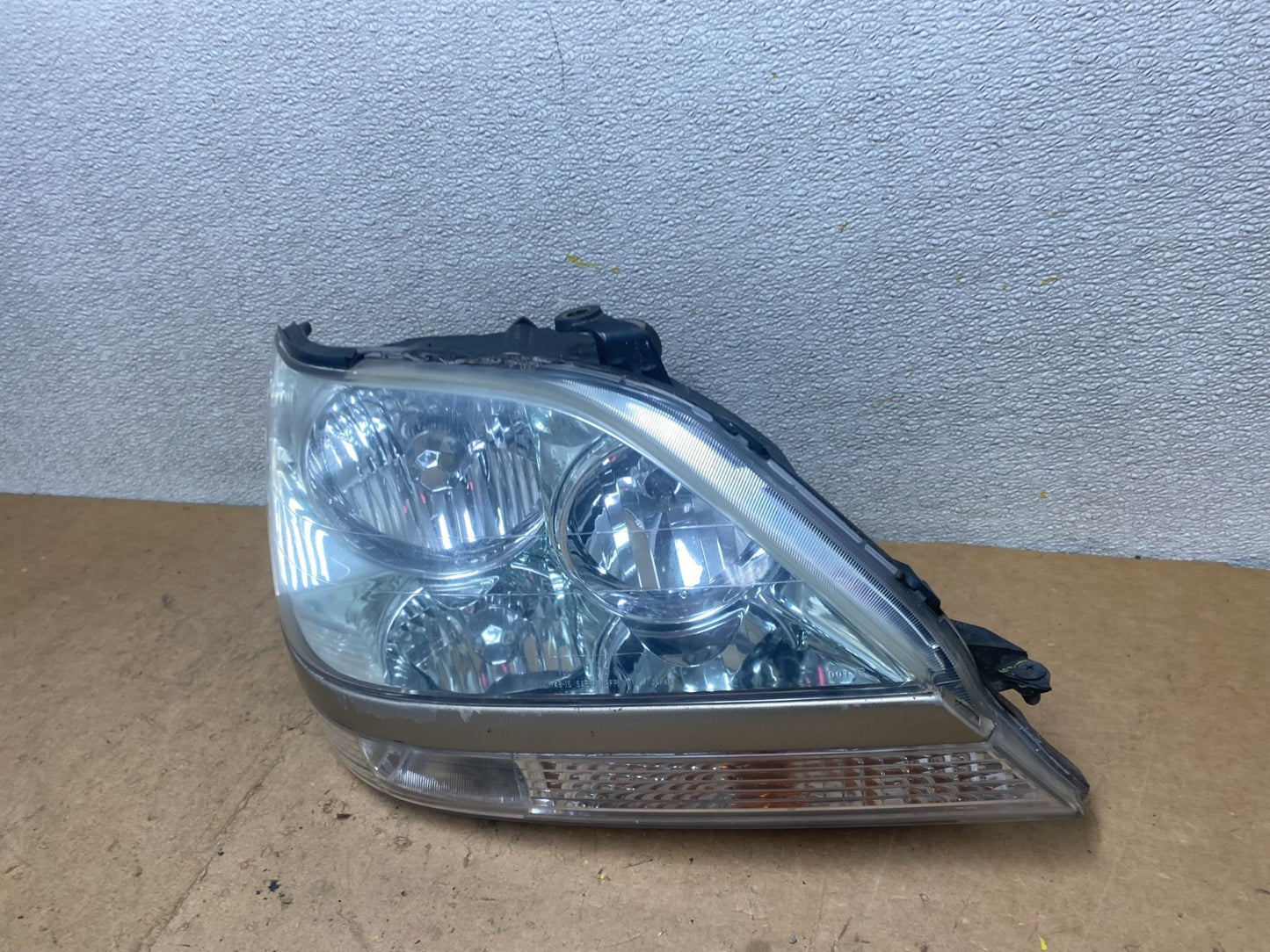 2001 2002 2003 Lexus RX300 Right Passenger Headlight Xenon HID AD2396 DW0