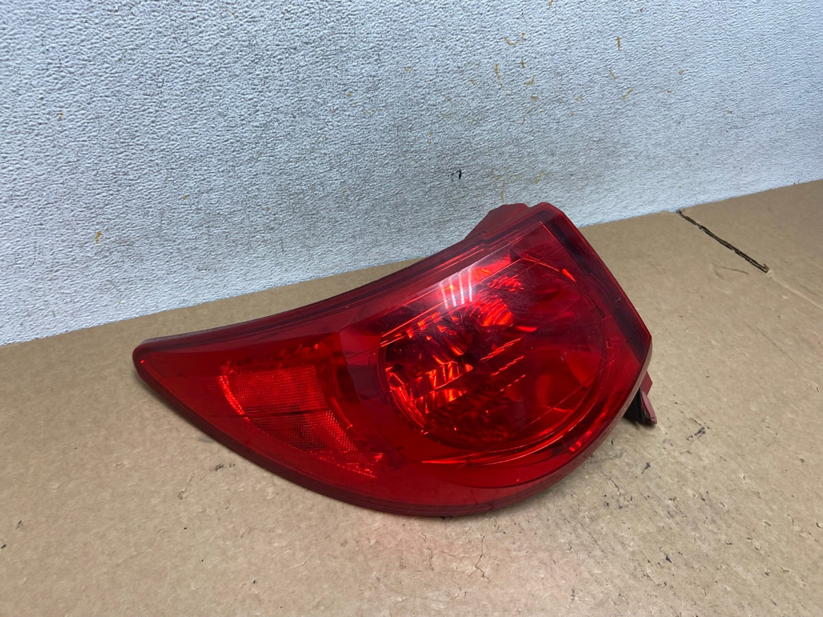 2009 2010 2011 2012 Chevrolet Traverse Left Driver LH Tail Light AI3572 LK2