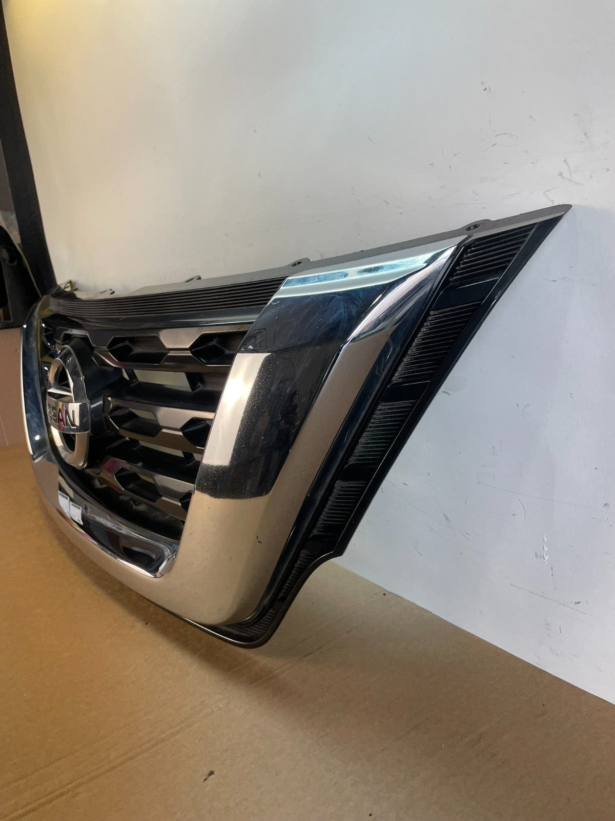 2017 to 2020 Nissan Pathfinder Front Upper Chrome Grill Grille ag2862 DG1