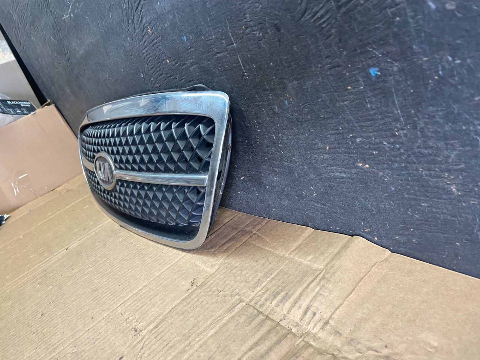 2004 to 2005 Kia Sedona Front Upper Grill Grille o1228 PS1