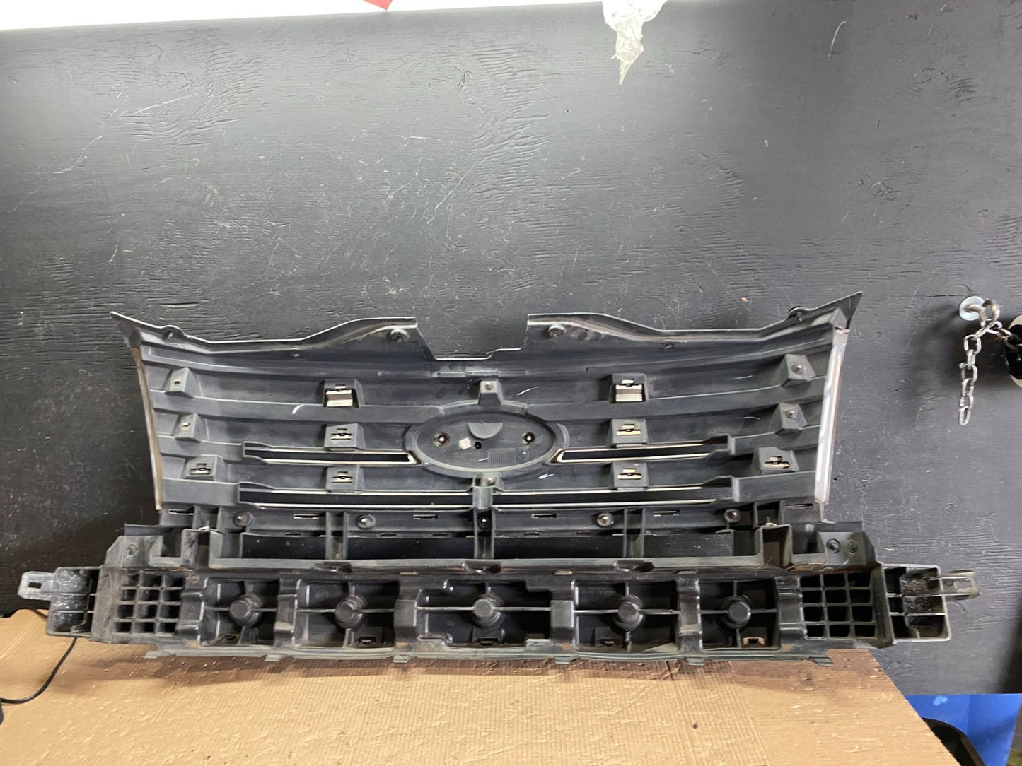 2007 to 2010 Ford Edge Front Upper Chrome Grill Grille Oem p6117 DG7