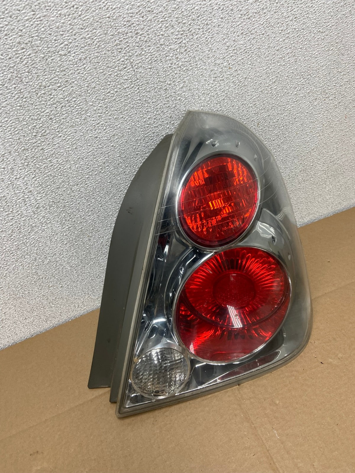 2005 to 2006 Nissan Altima Tail Light Right Passenger RH Side Oem AB6086 LK2