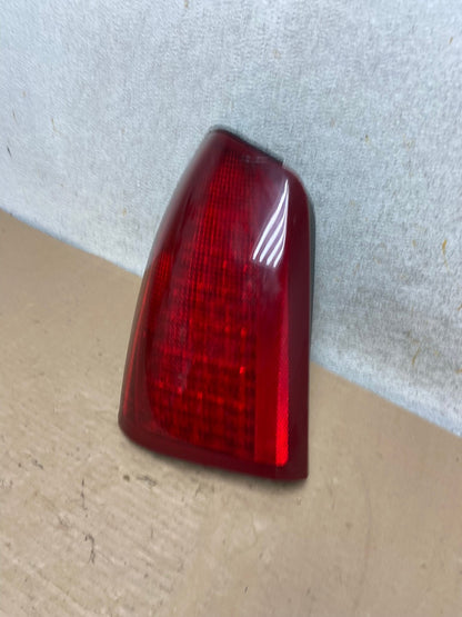 2000 to 2005 Cadillac Deville Left Driver Lh Side Tail Light AH9490 LK1