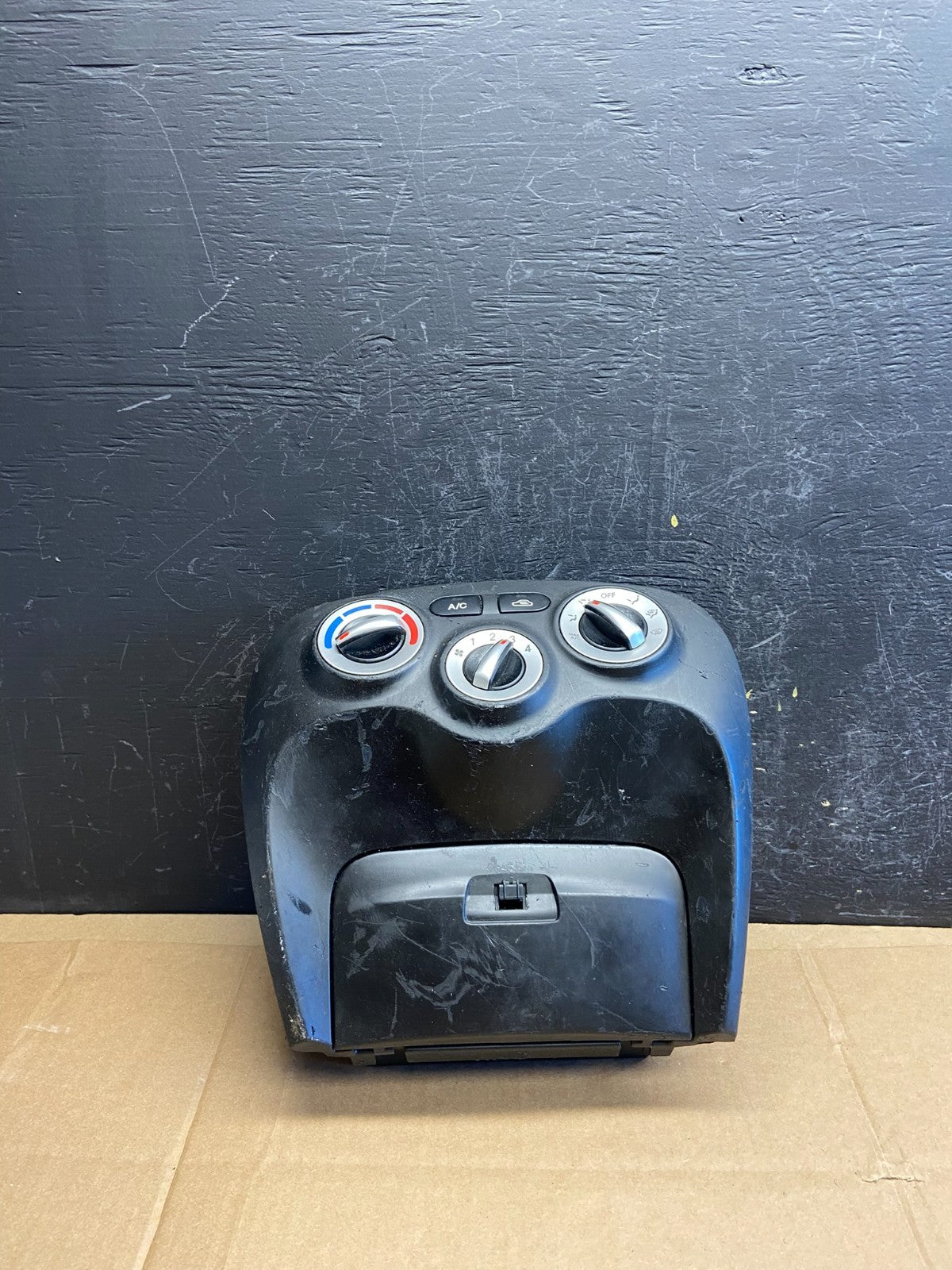 2006 to 2011 Hyundai Accent Center Heater A/C Climate Control Panel AD2041 DG0