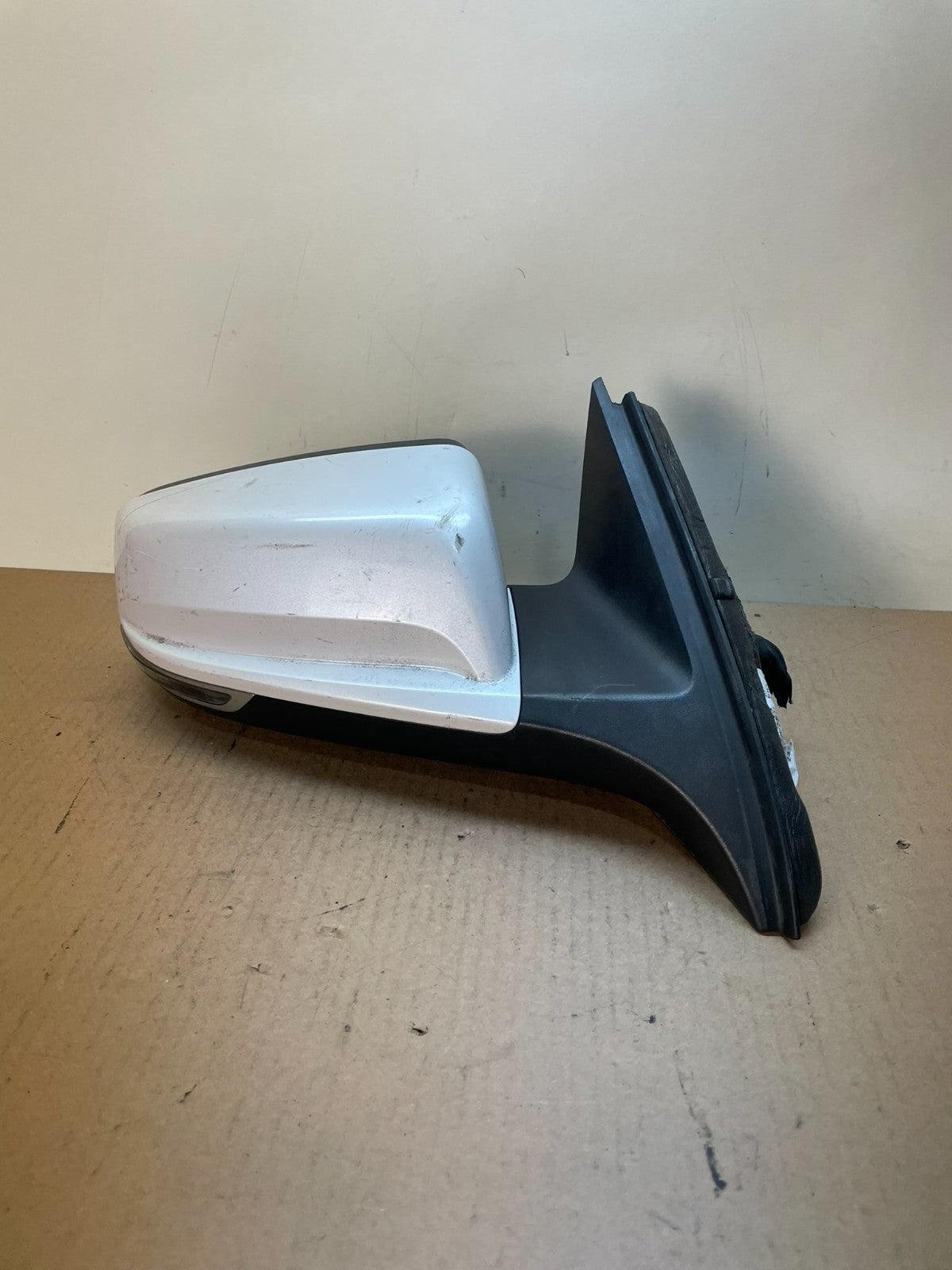 2016 to 2018 Chevrolet Malibu Right Passenger Turn Signal Door Mirror AI4175 DG0