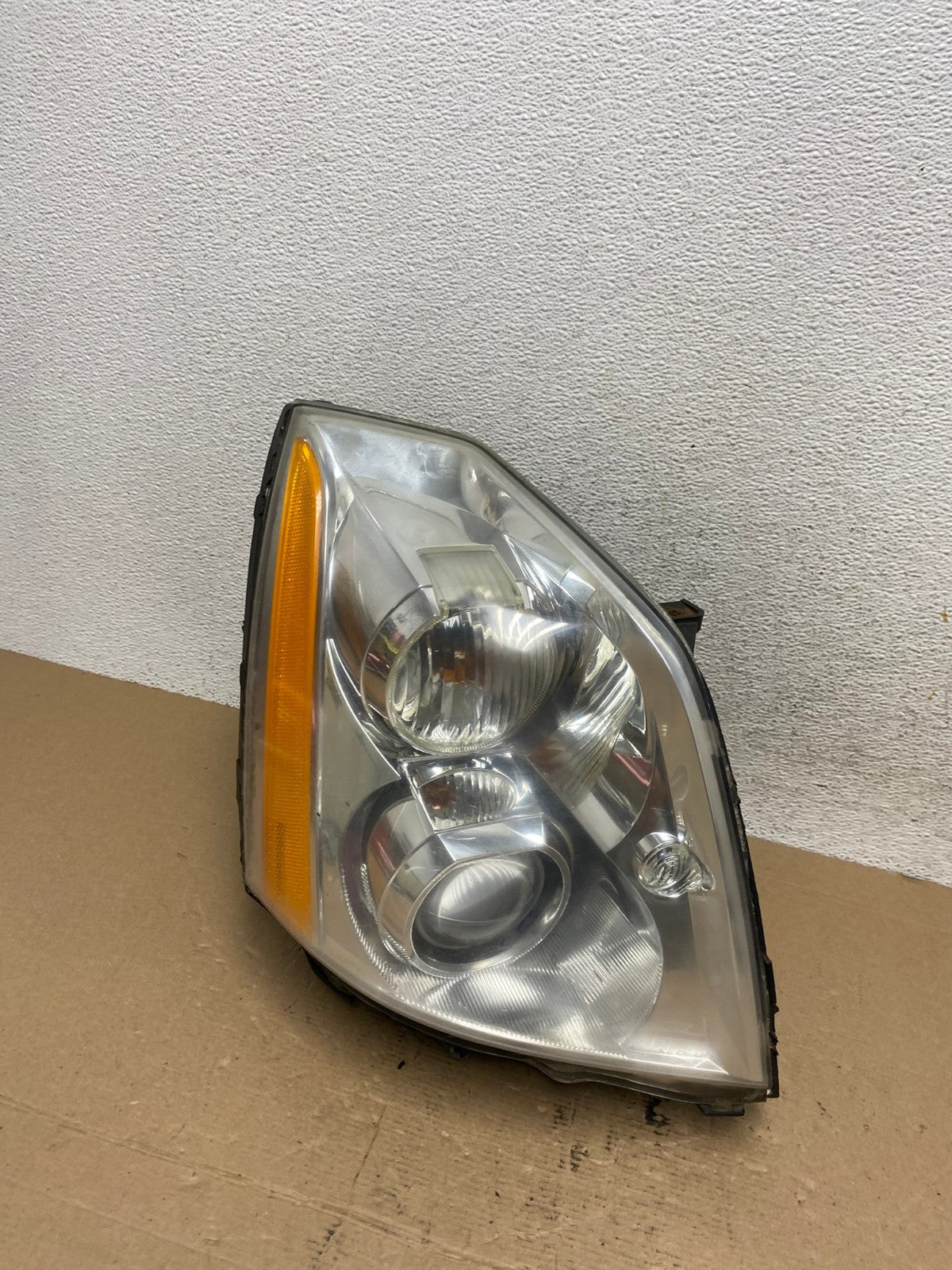 2006 to 2011 Cadillac DTS Right Passenger RH Side Xenon Hid Headlight AF44830
