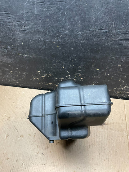 2007 - 2009 Cadillac SRX Subwoofer Bose Speaker OEM Y9553 DG4
