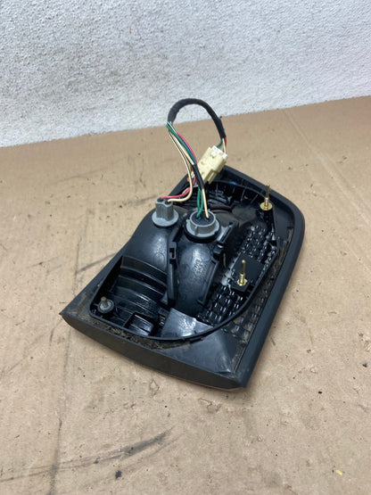 2001 2002 2003 Toyota Sienna Left Driver Lh Side Inner Tail Light AG4848 LK5