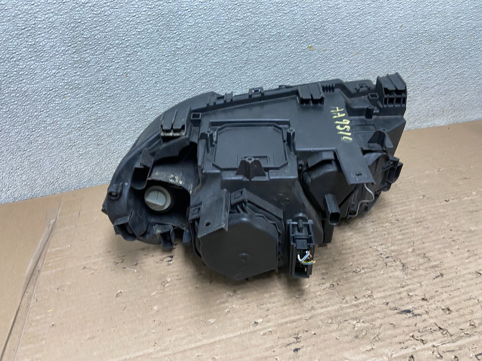 2004 to 2006 Bmw X3 Right Passenger Rh Halogen Headlight OEM AA9510 DW5