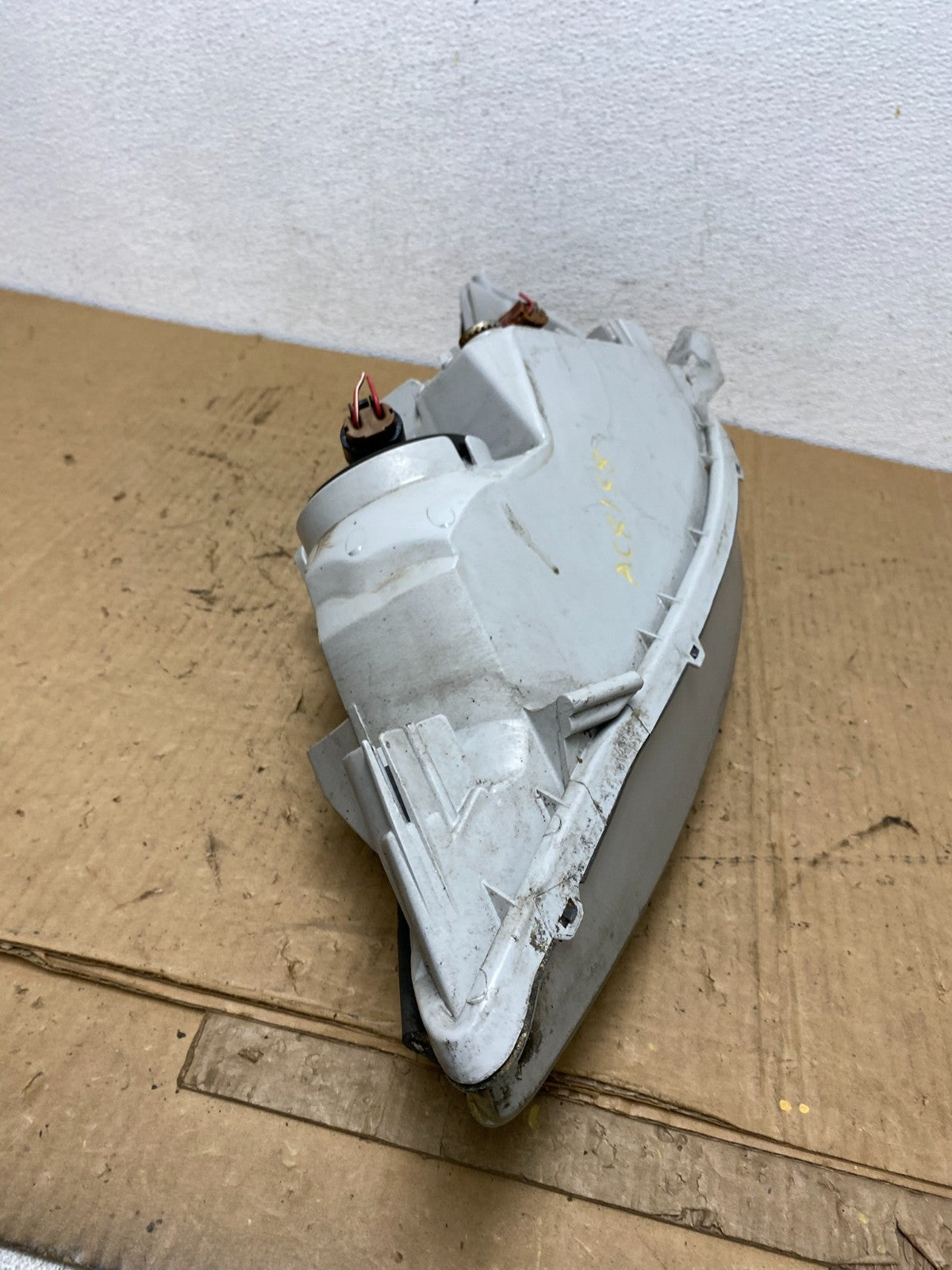 2002 to 2004 Toyota Camry Halogen Headlight Right Passenger Rh AC8158 DW7