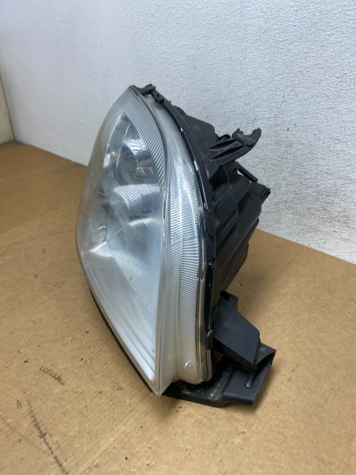 2005 - 2007 Mercury Montego Right Passenger Side Headlight Xenon HID AE3271 DW1