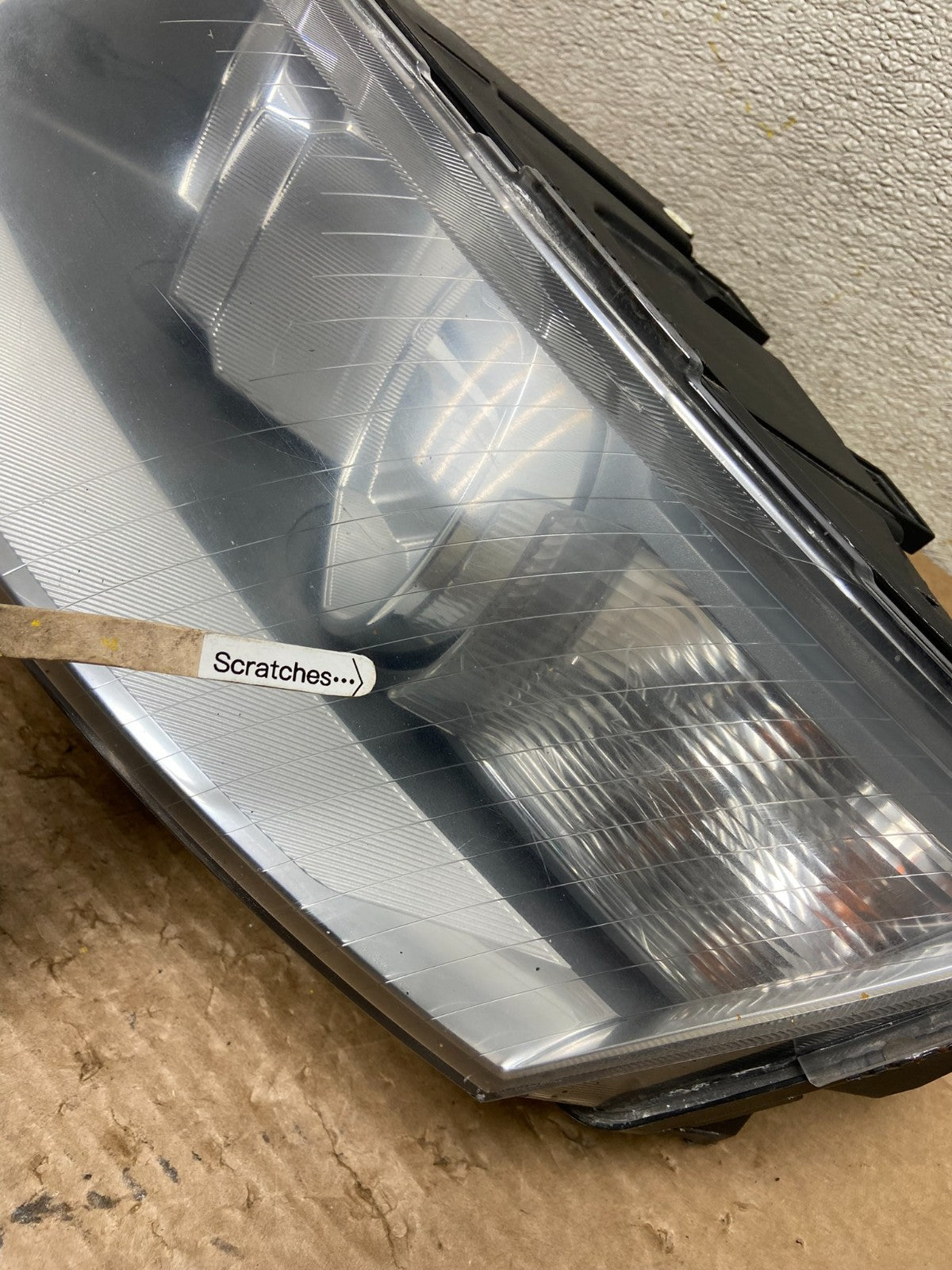 2005 to 2008 Audi A6 Left Driver Side Headlight Halogen Z3604 DW3