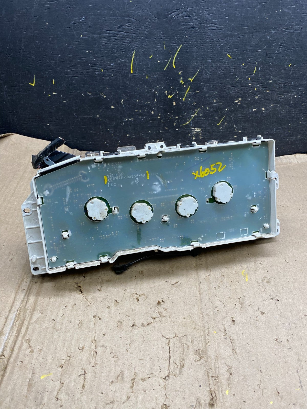 2009 to 2010 Mercury Marquis Speedometer Cluster Gauge Oem X6052 DG4