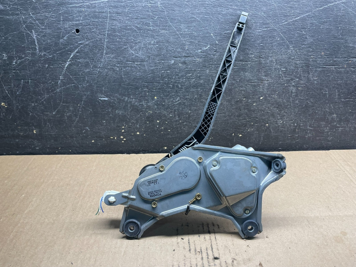 2004 to 2009 Toyota Prius Rear Wiper Windshield Motor u9257 DG5