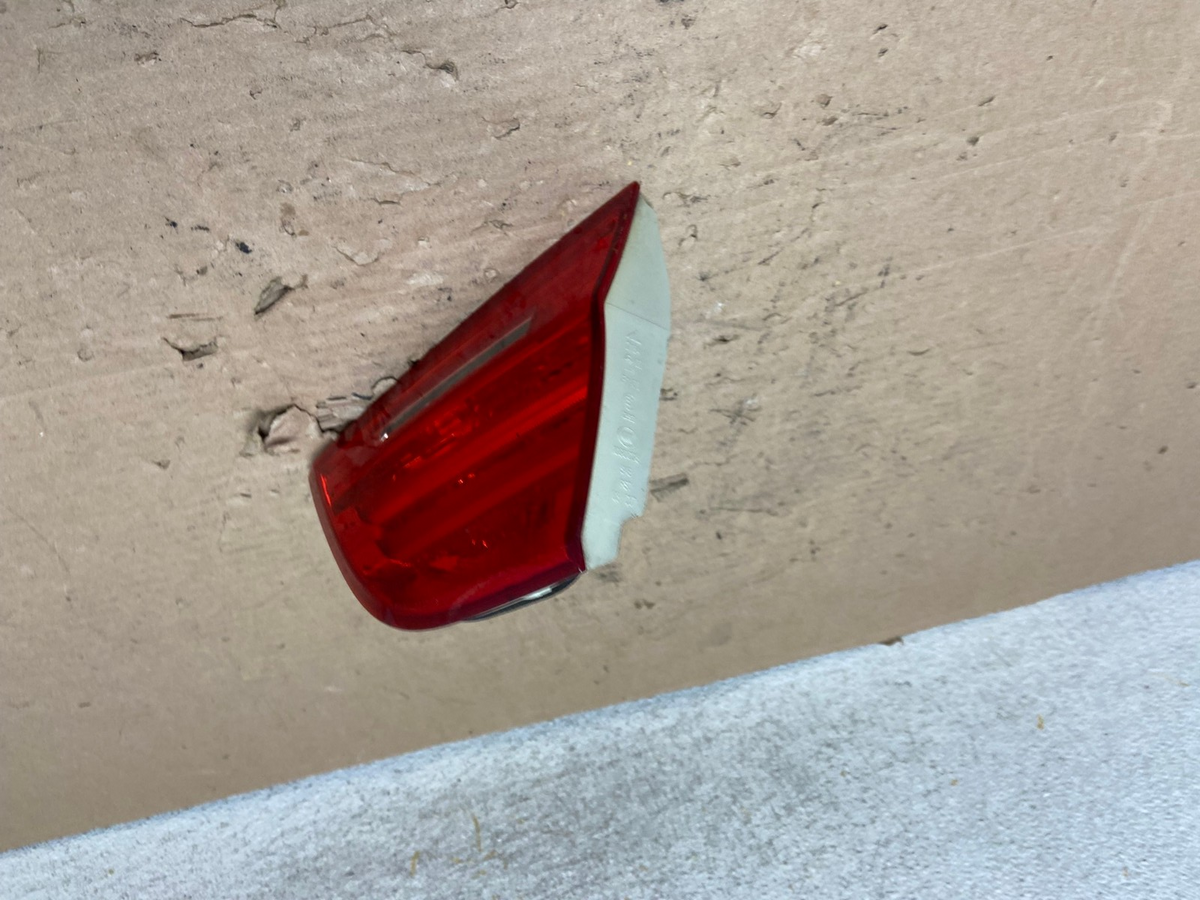 2009 2010 2011 BMW 3 328i 335i E90 Right Passenger RH Tail Light Inner AI1131 LK2