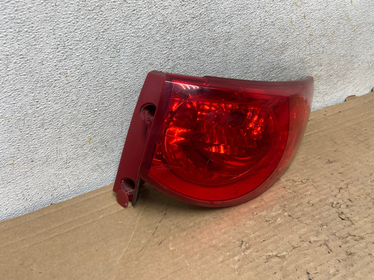 2009 2010 2011 2012 Chevrolet Traverse Right Passenger Tail Light AH9184 LK1