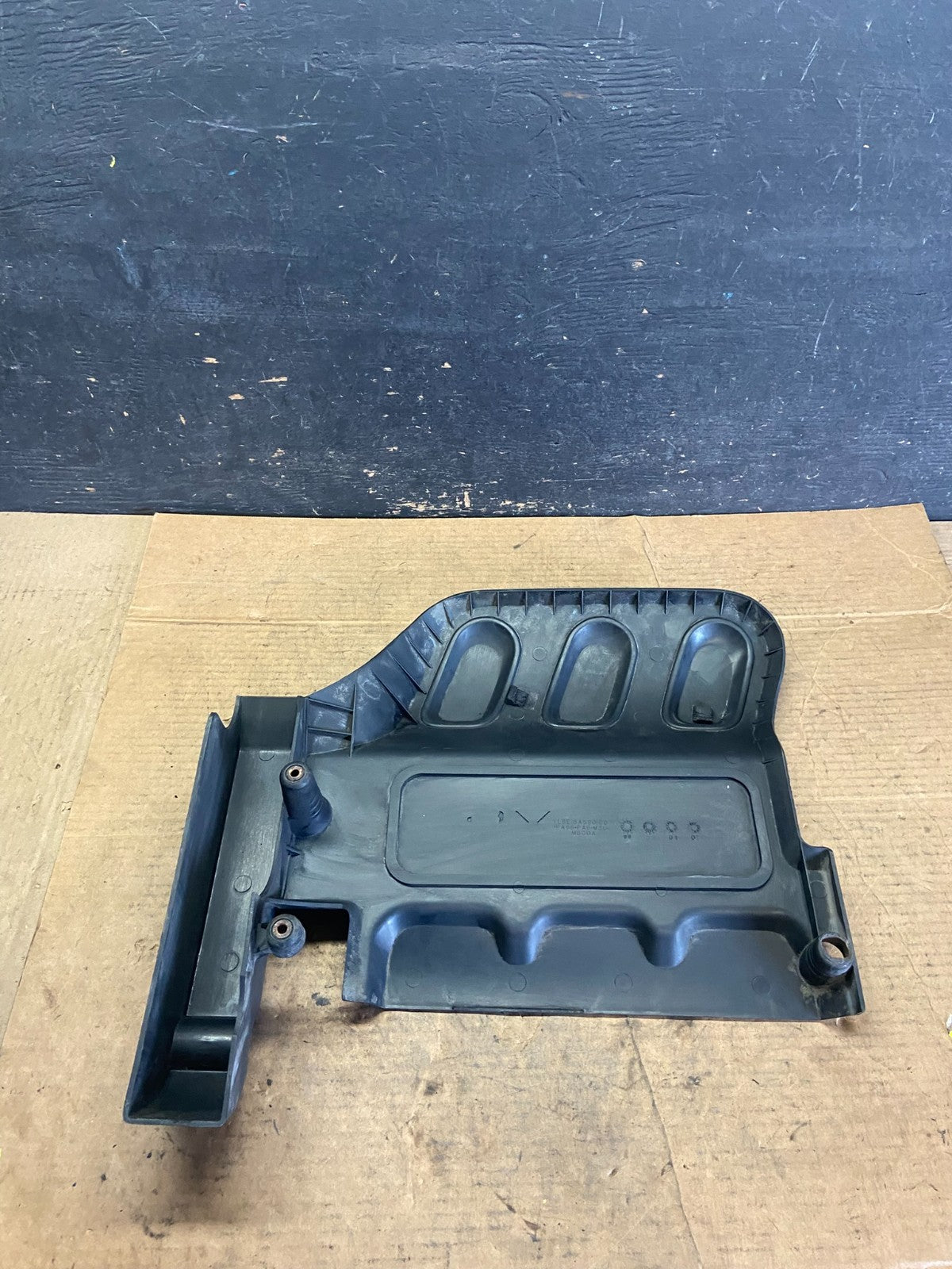 2001 to 2004 Mazda Tribute DOHC 24 VALVE Engine Shield Top Cover q8550 DG5