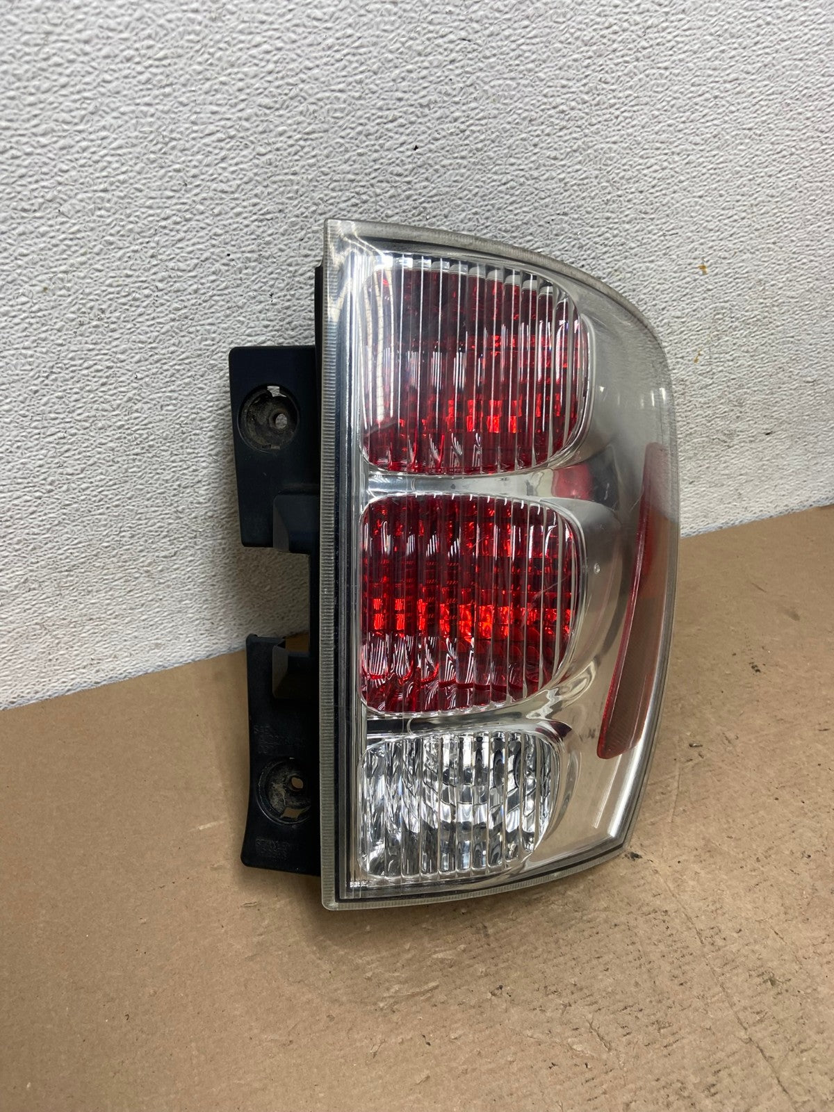 2005 to 2008 Chevrolet Equinox Right Passenger Rh Side Tail Light AF4786 LK2