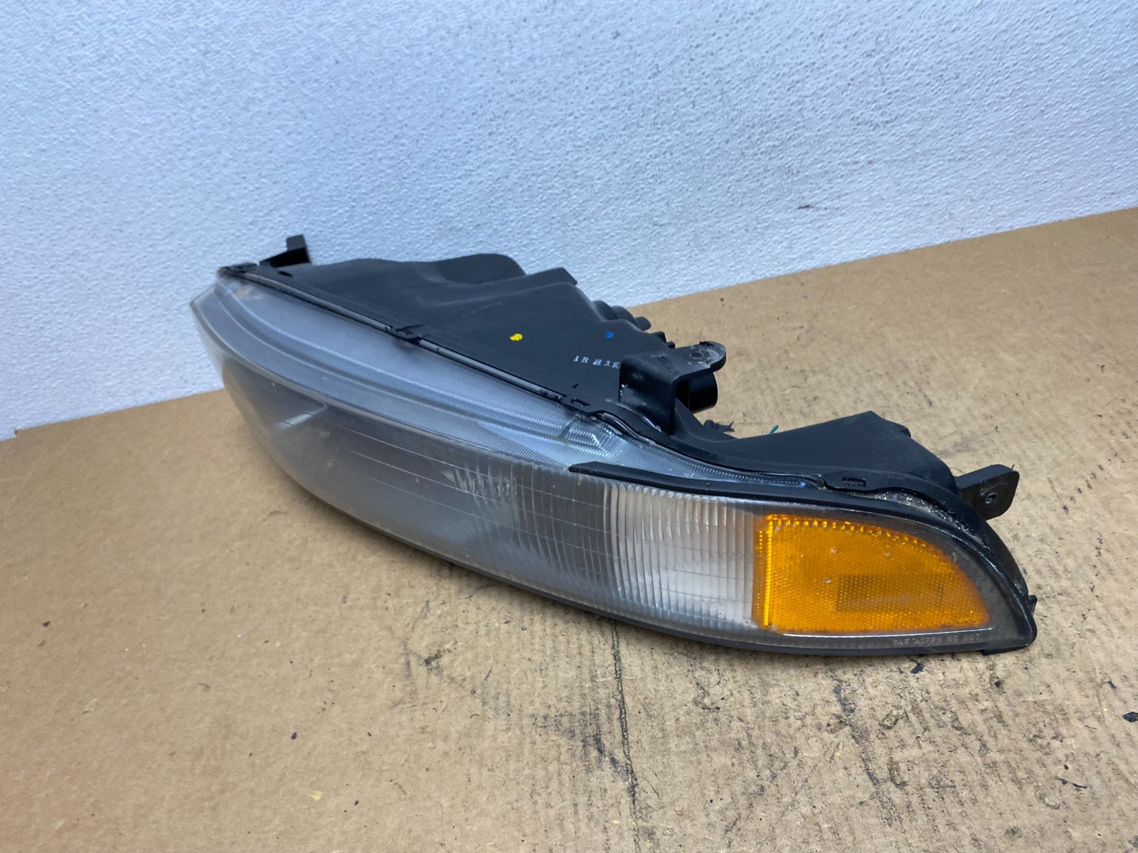 2002 to 2003 Mitsubishi Galant Left Driver LH Side Headlight AC3680 DW1