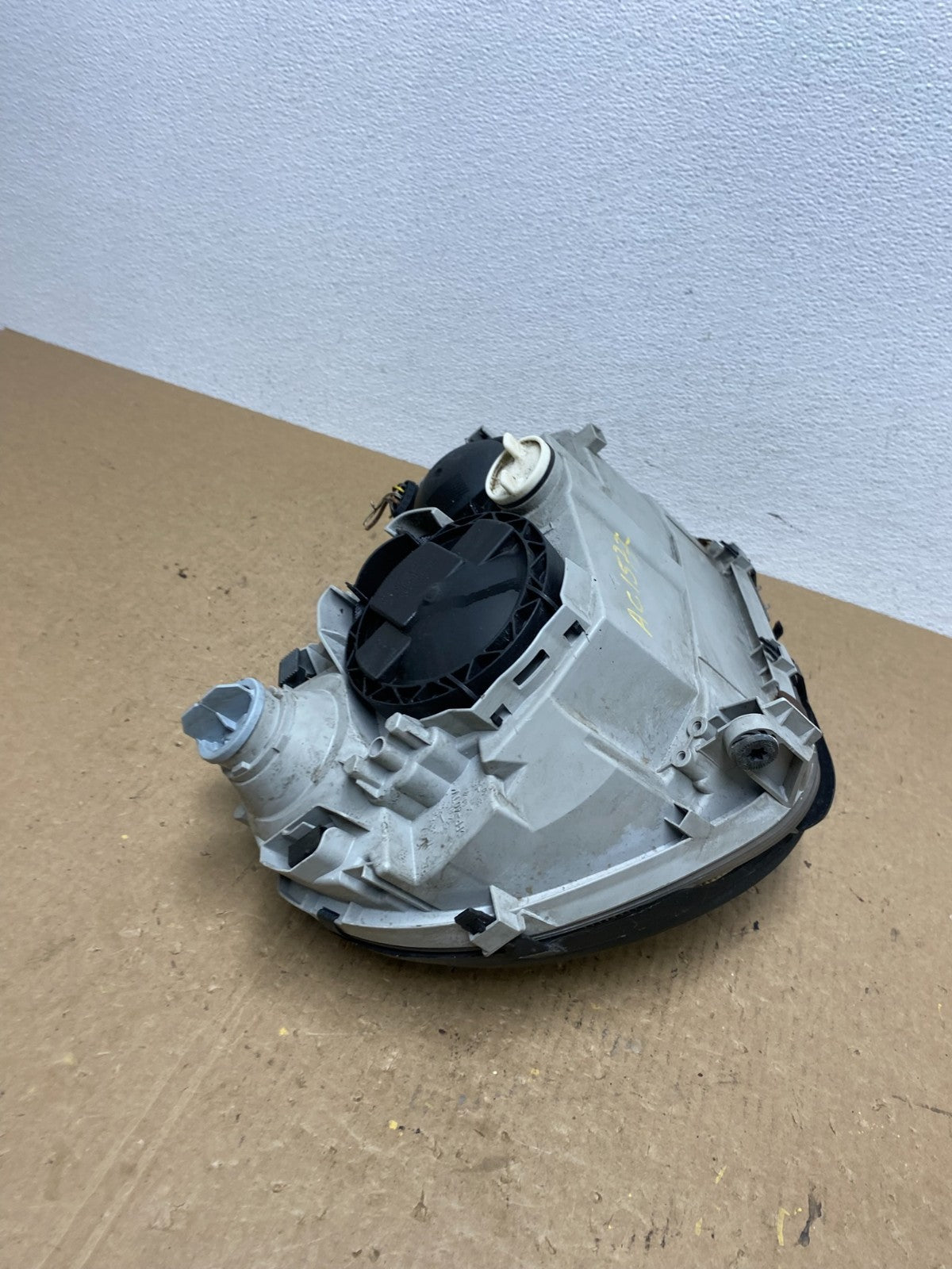 2005 to 2007 Mercedes-Benz C-Class Left Driver LH Side Headlight OEM AC1577 DW8