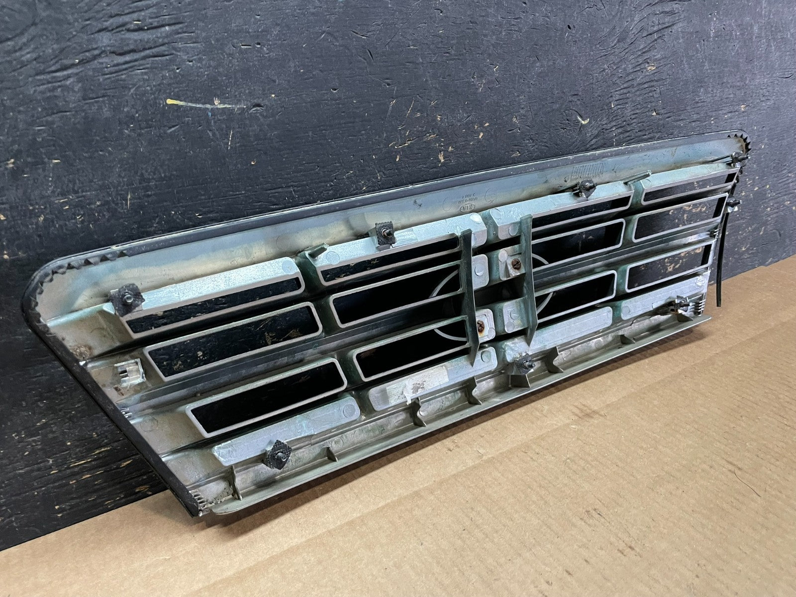 2004 to 2006 Kia Optima Front Grille Grill AA91145