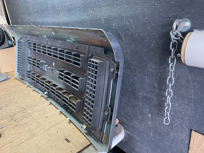 2008 to 2014 Ford Econoline E150 E250 Front Upper Chrome Grill Grille S6137 DG6
