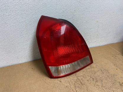 2001-2003 Sedan Hyundai Elantra Left Driver Lh Side Tail Light AD0577 LK2