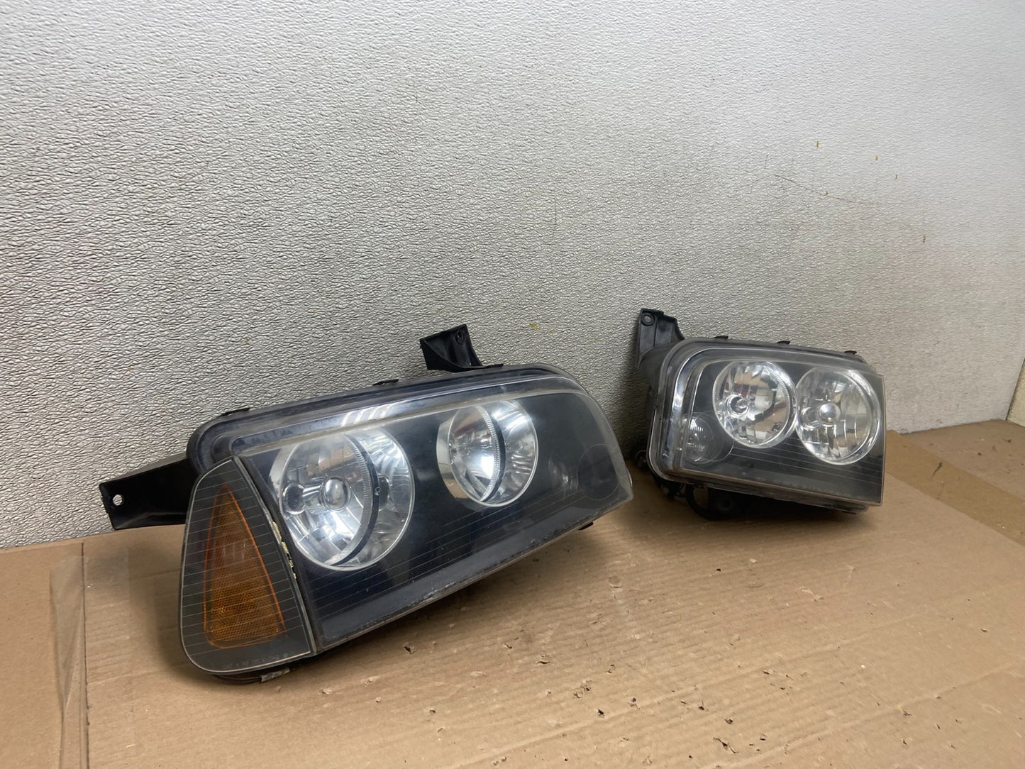 2007 to 2010 Dodge Charger Left+Right Set Side Headlights AA8767 DW2