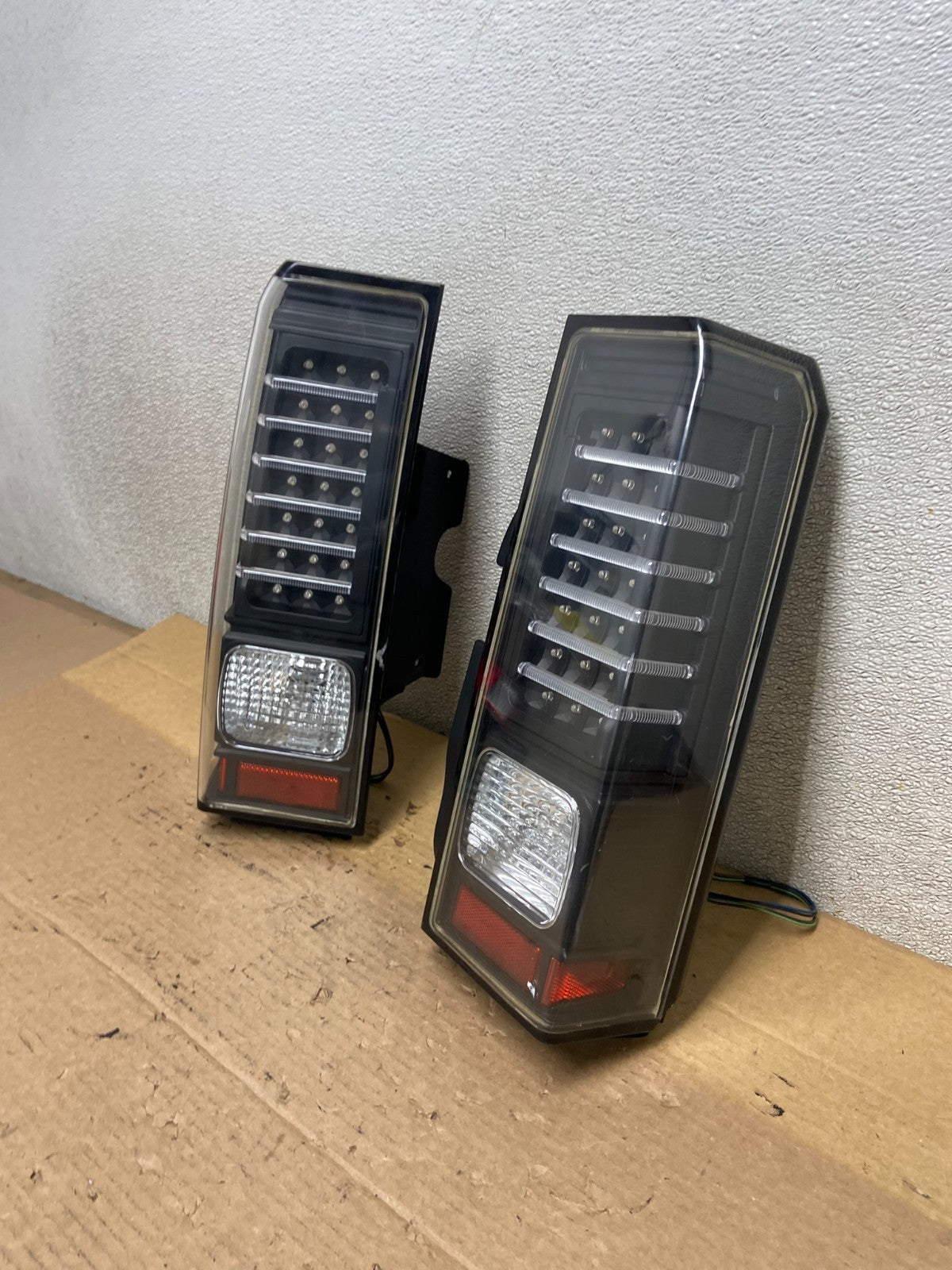 2006 to 2008 Hummer H3 Left+Right Set LED Black Tail Lights AB5245 DG1
