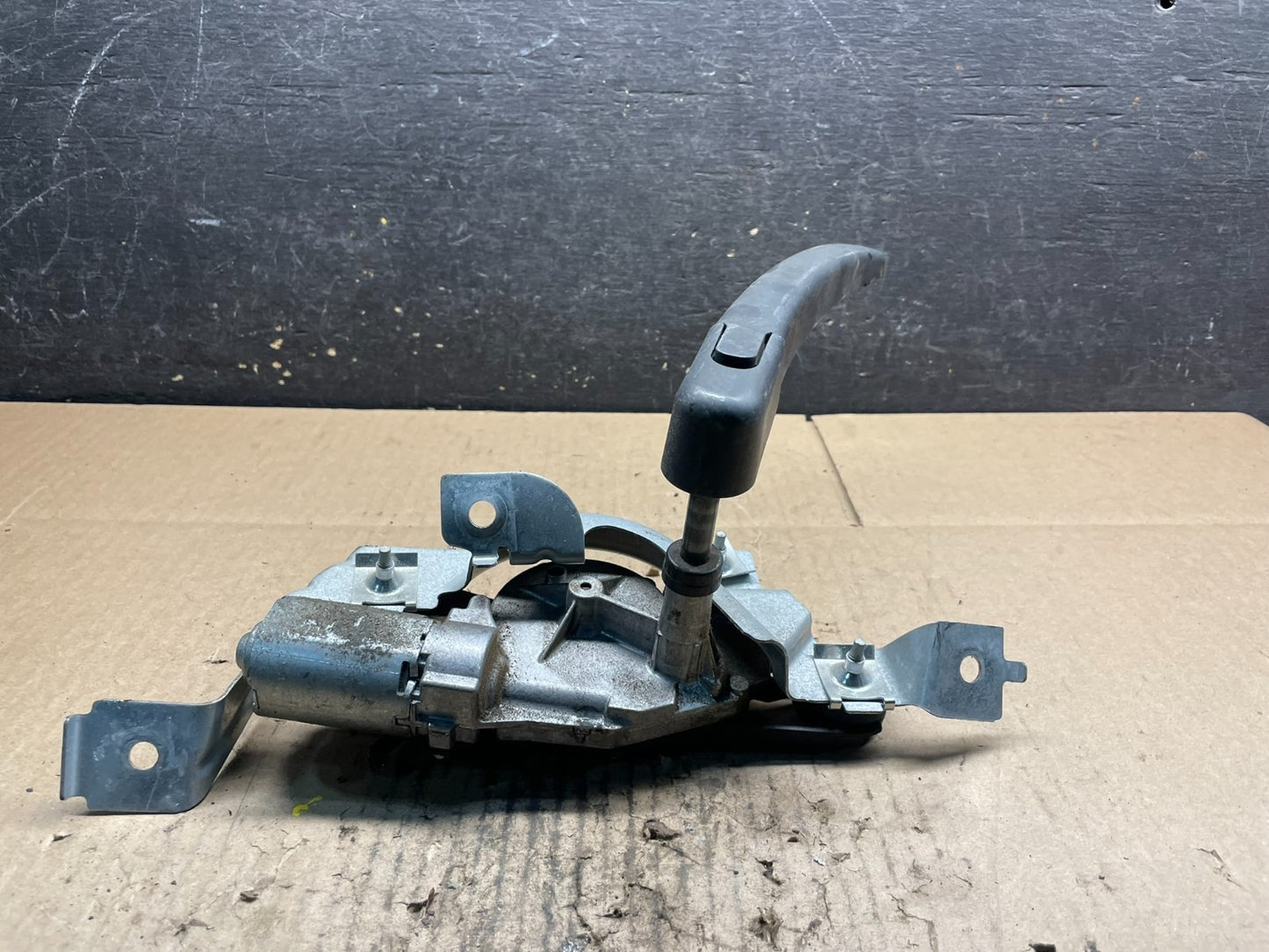 2011 to 2019 Ford Fiesta Rear Windshield Wiper Motor OEM V9196 DG1