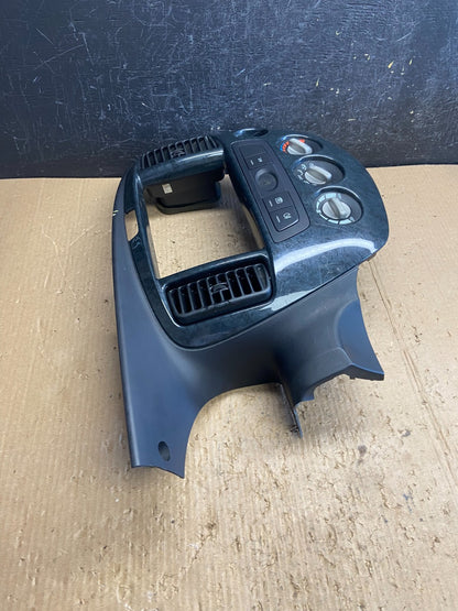 2005 - 2006 Mazda Tribute Radio Trim Bezel W/Vent AC Climate Control AF1570 DG1