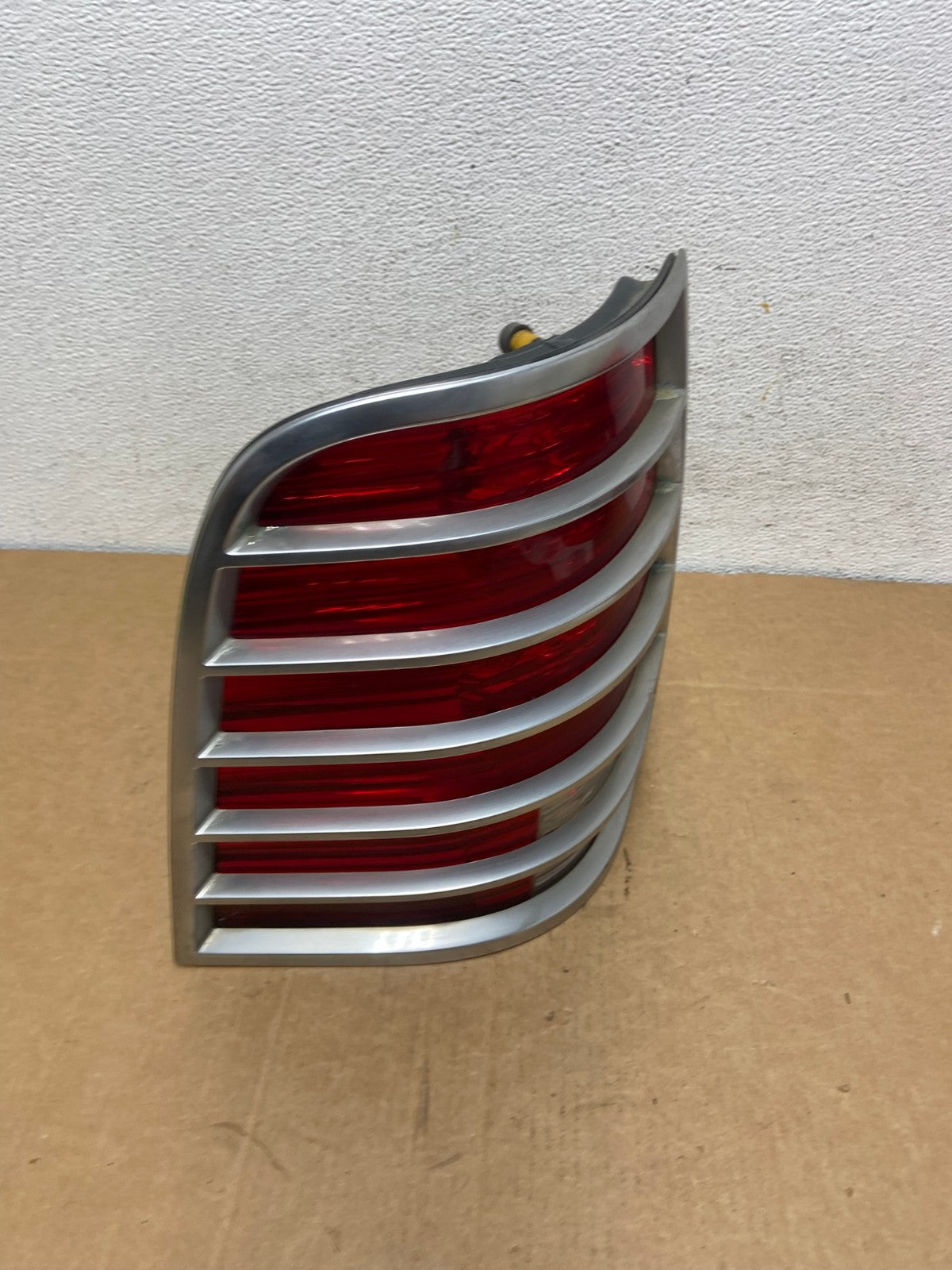2002 to 2005 Mercury Mountaineer Left Driver Lh Side Tail Light AD5436 LK2