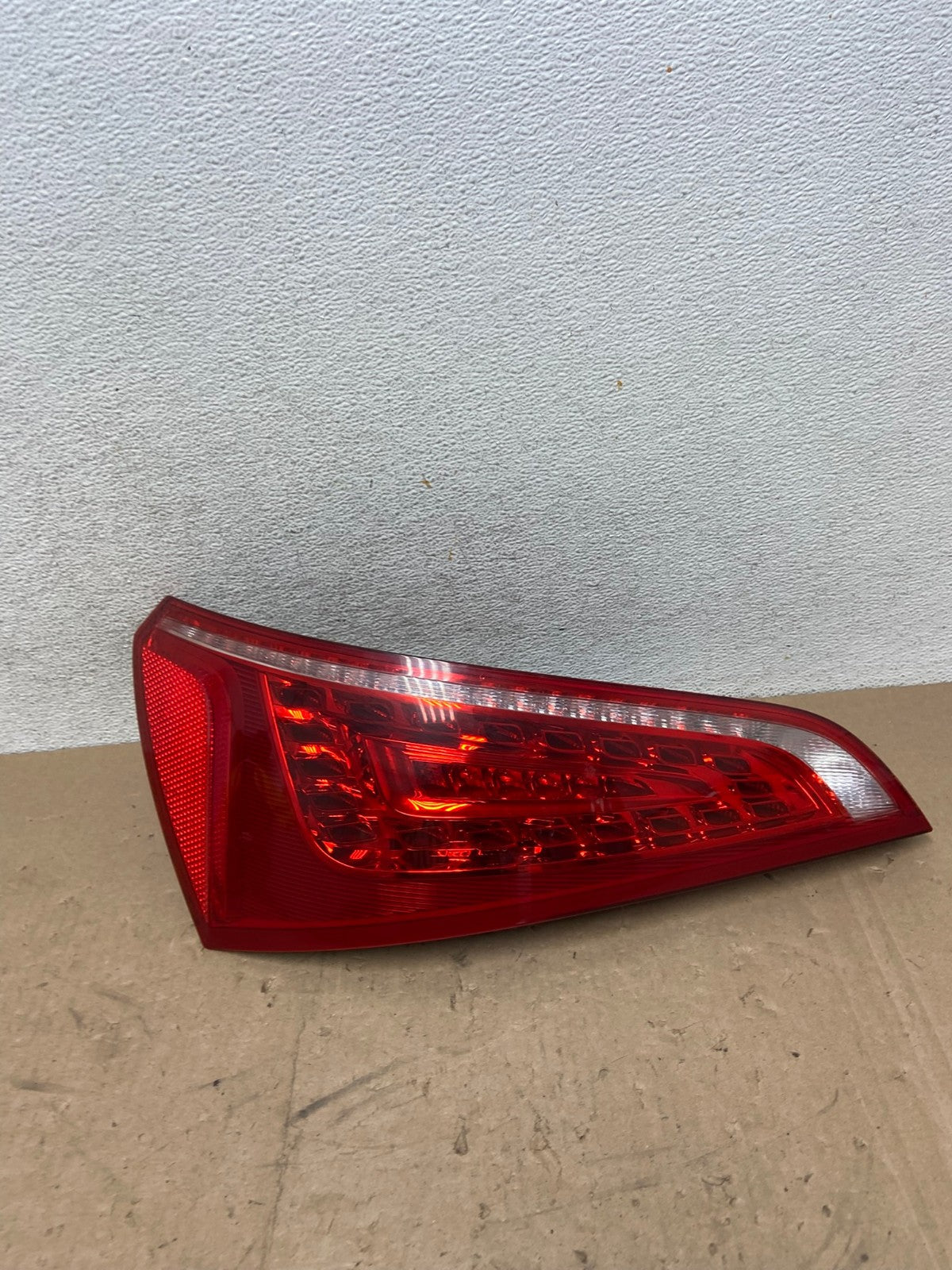 2009 to 2012 Audi Q5 Left Driver LH Side Tail light AG5326 LK0