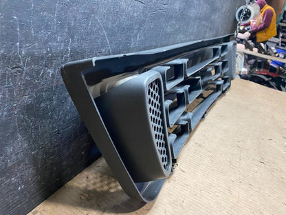 2003 to 2007 Ford Econoline E150 E250 E350 Front Grille Grille j0993 OEM DG5