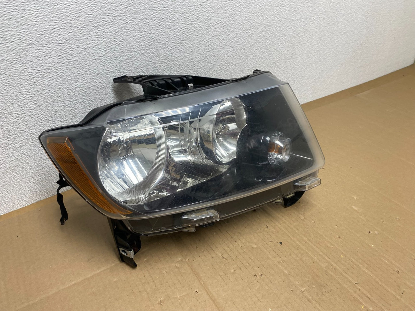 2011-2013 Jeep Grand Cherokee Right Passenger Halogen Headlight DEPO AB8099 DW2