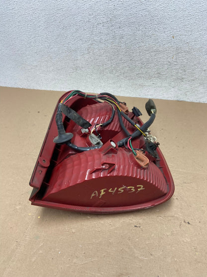 2003 2004 2005 Kia Sedona Left Driver LH Side Tail Light AF4537 LK6