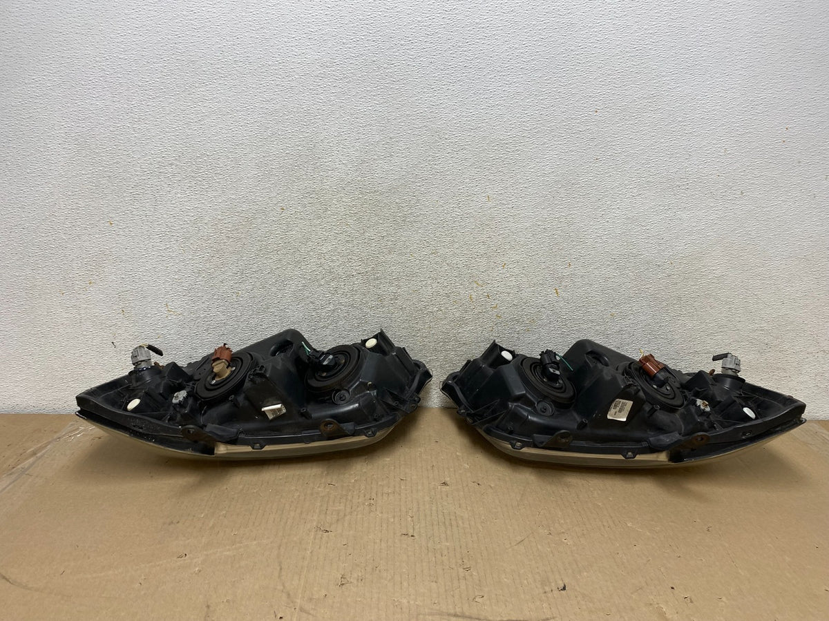 2004 2005 2006 Toyota Highlander Headlights Left+Right Side AH6783 DW5