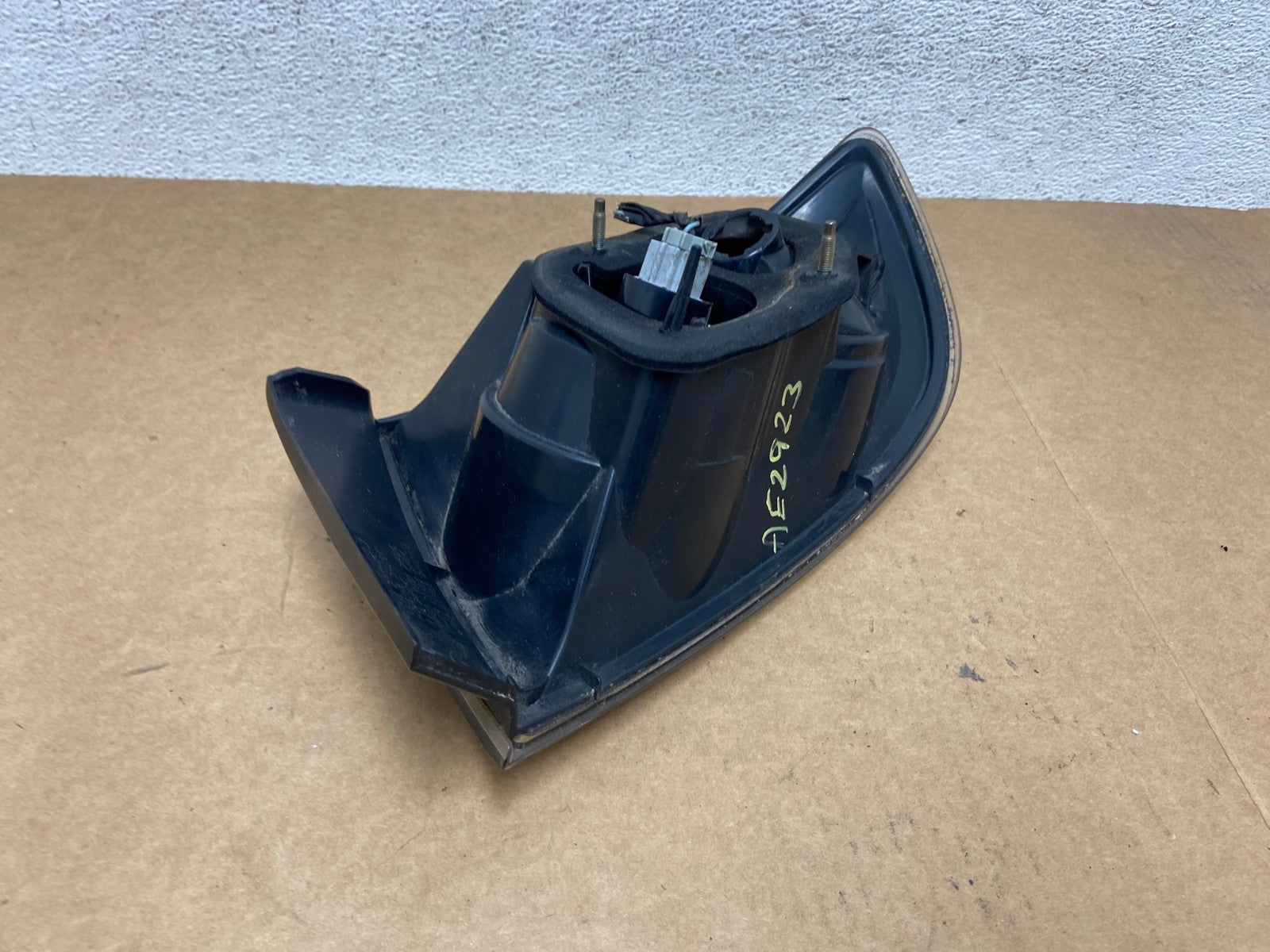 2004 2005 Mazda 3 Left Driver LH Side Tail Light AE2923 LK6
