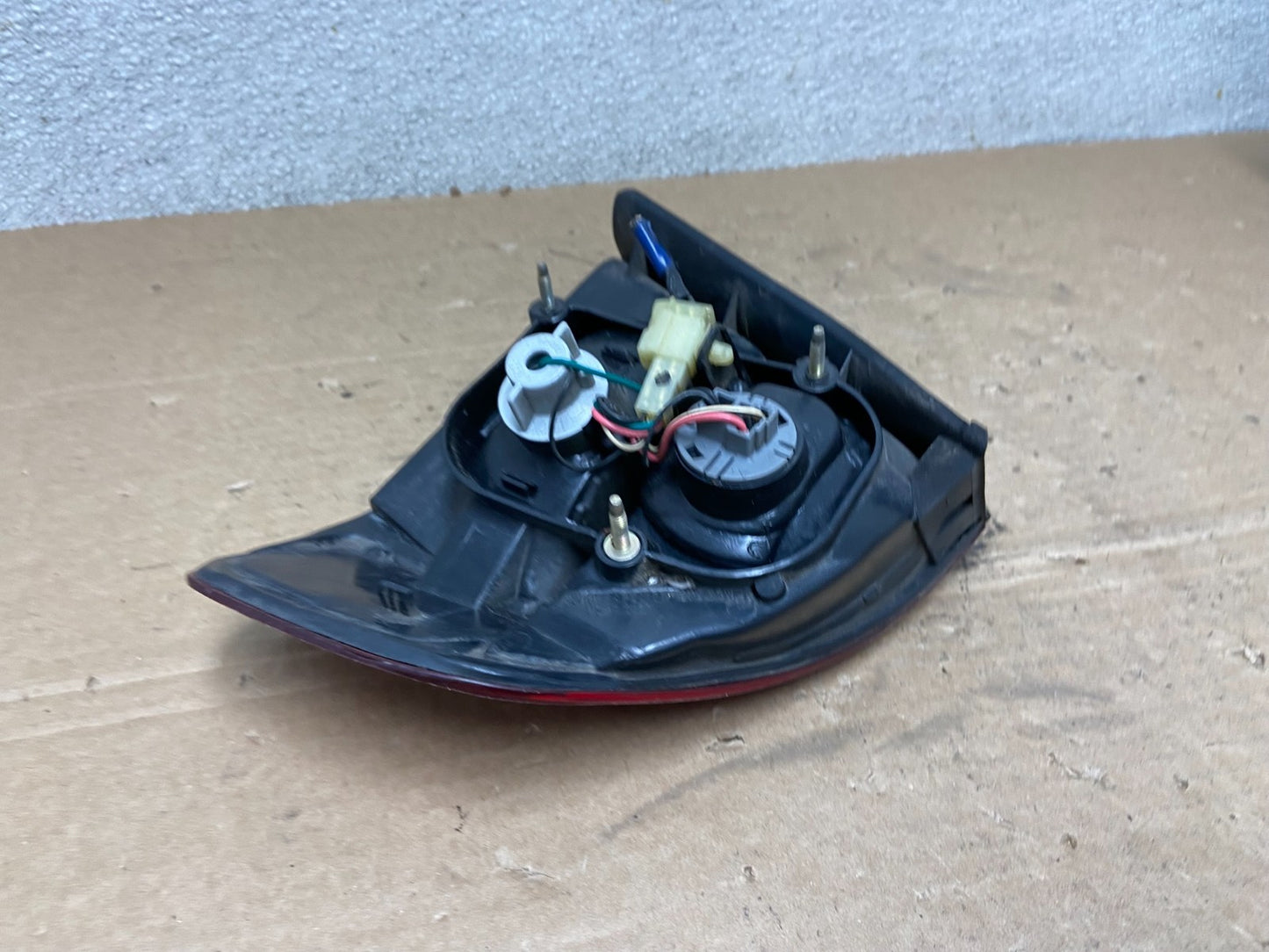 2000 to 2004 Subaru Legacy Left Driver LH Side Tail Light AB4717 DG4